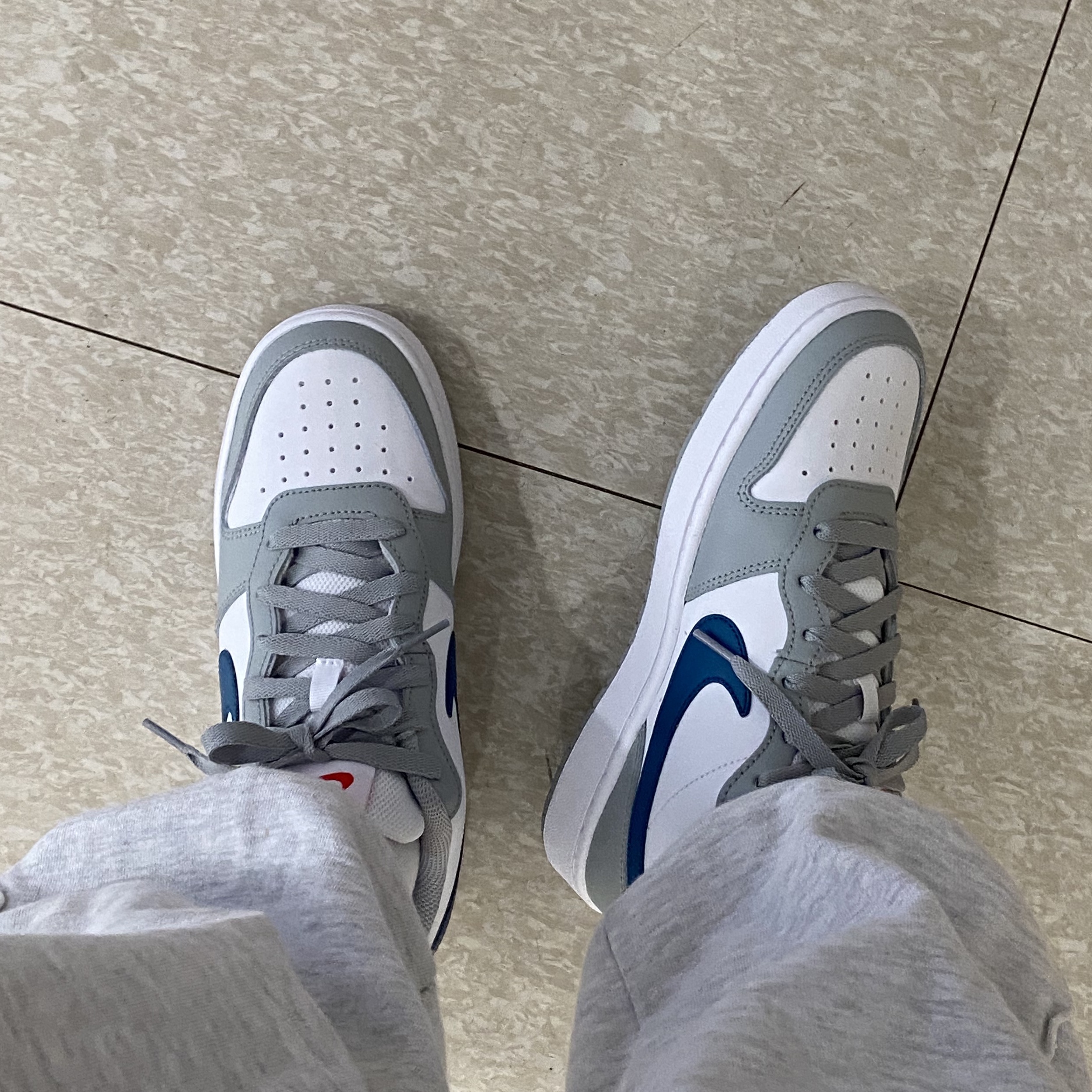 (GS) Nike Court Borough Low 2 Light Smoke Grey 착용 스타일
