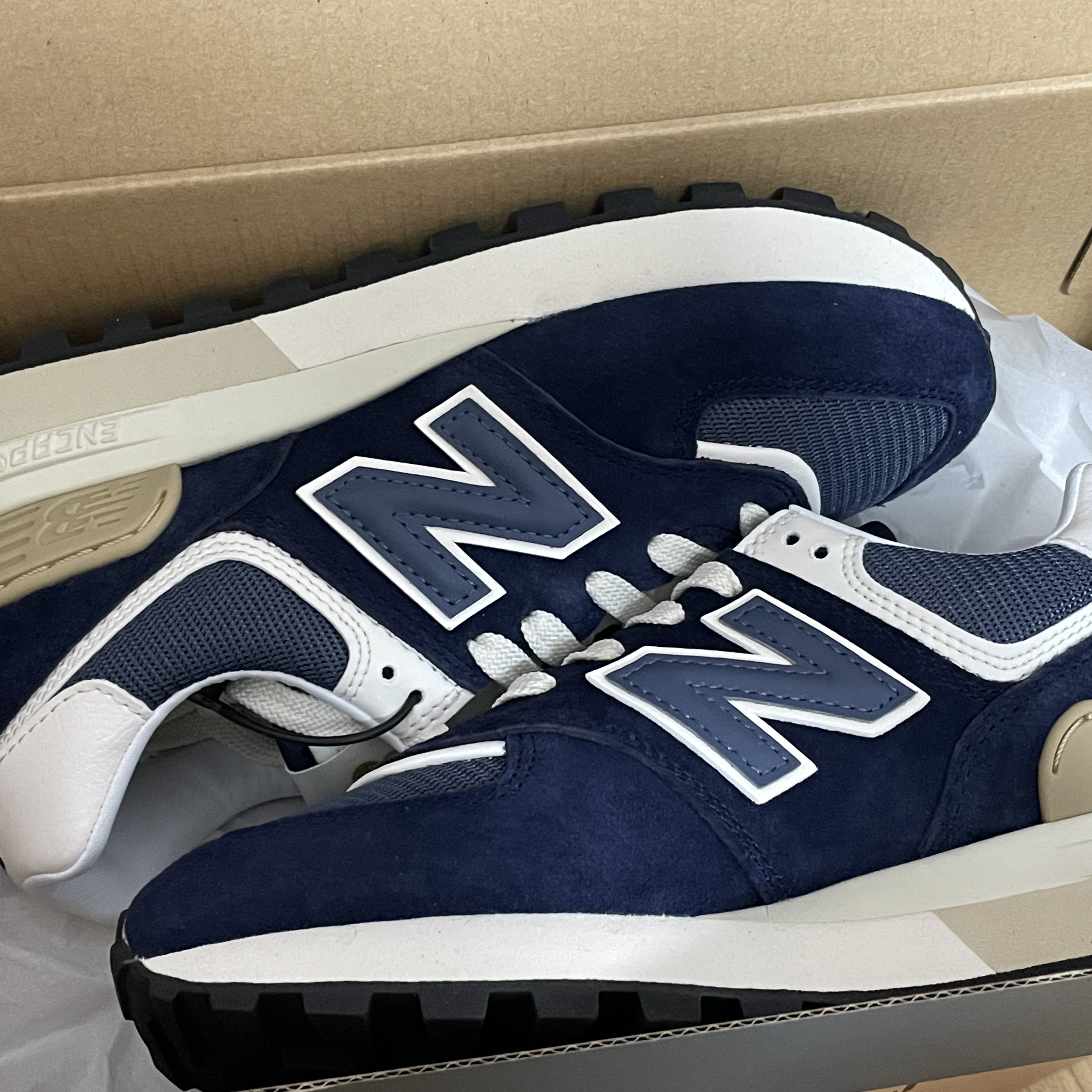 New Balance 574 Legacy Navy 착용 스타일 - 2