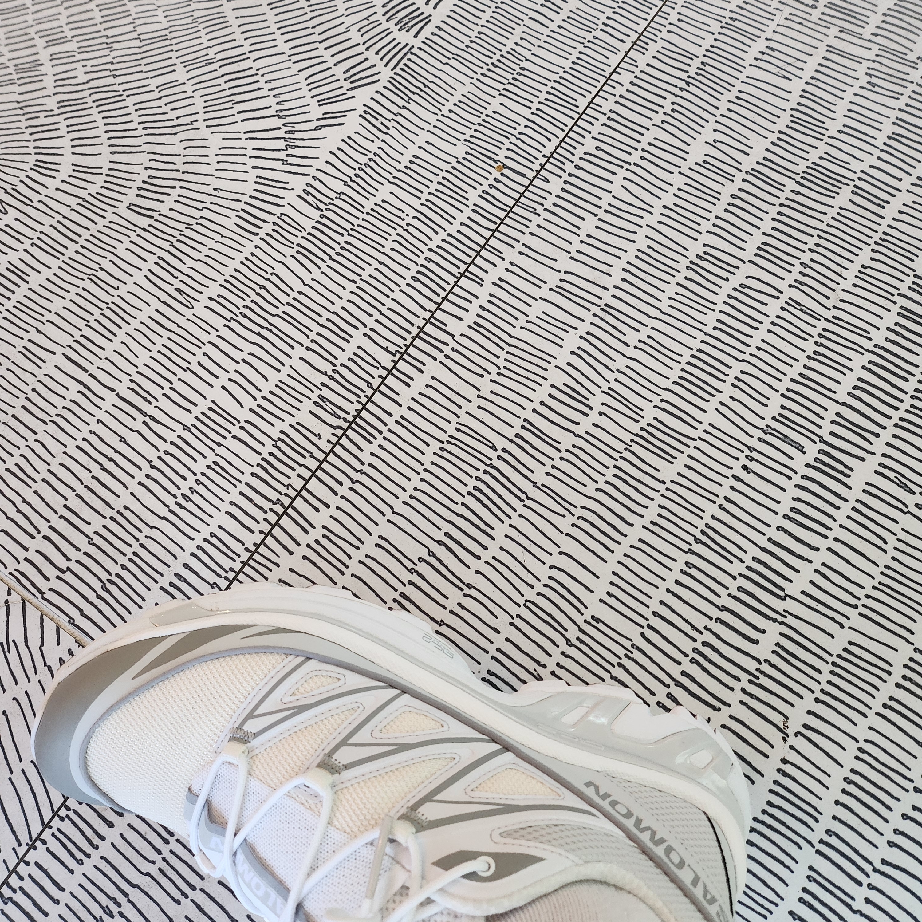 Salomon XT-6 Expanse Vanilla Ice White 착용 스타일 - 2