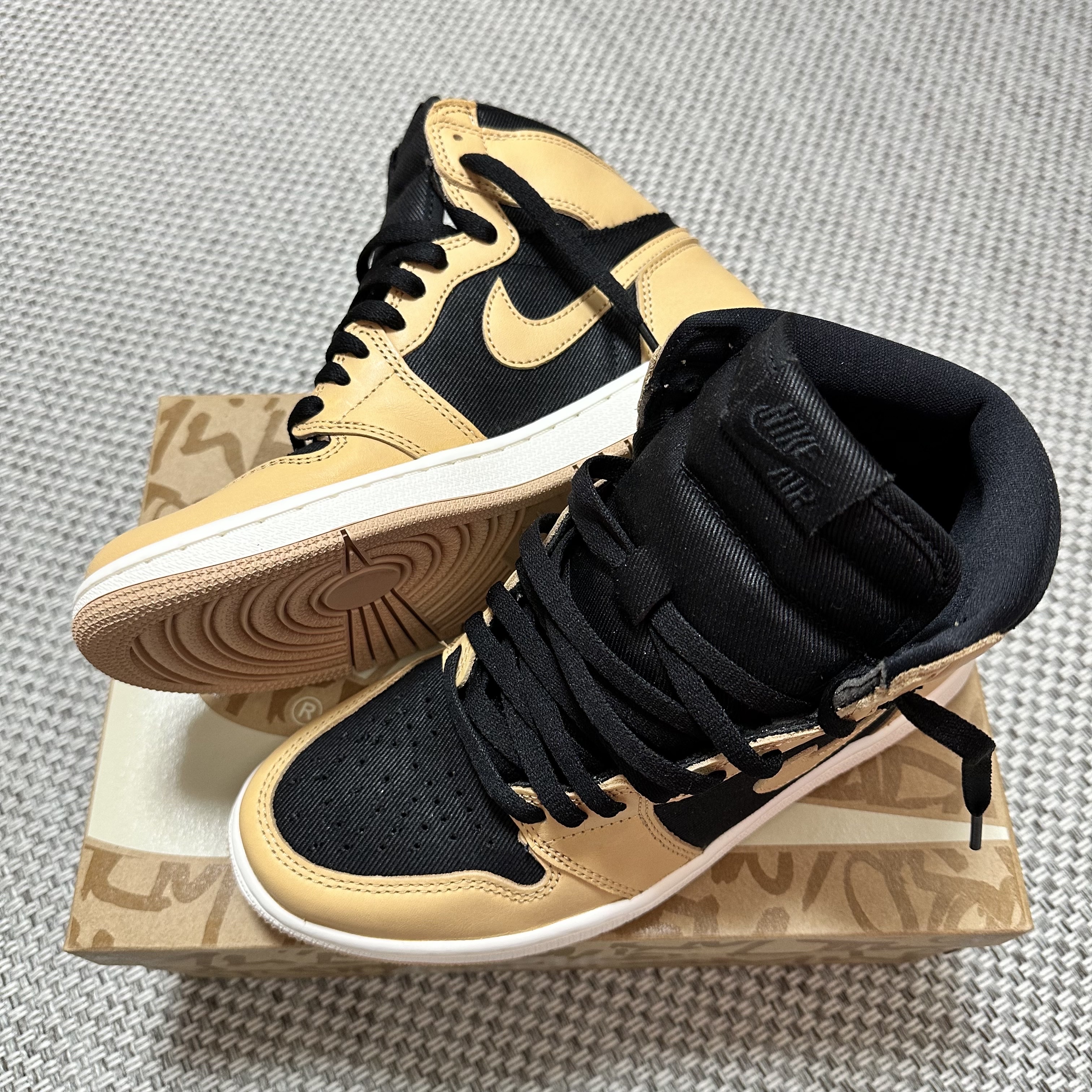 Jordan 1 Retro High OG Vachetta Tan 착용 스타일 - 4