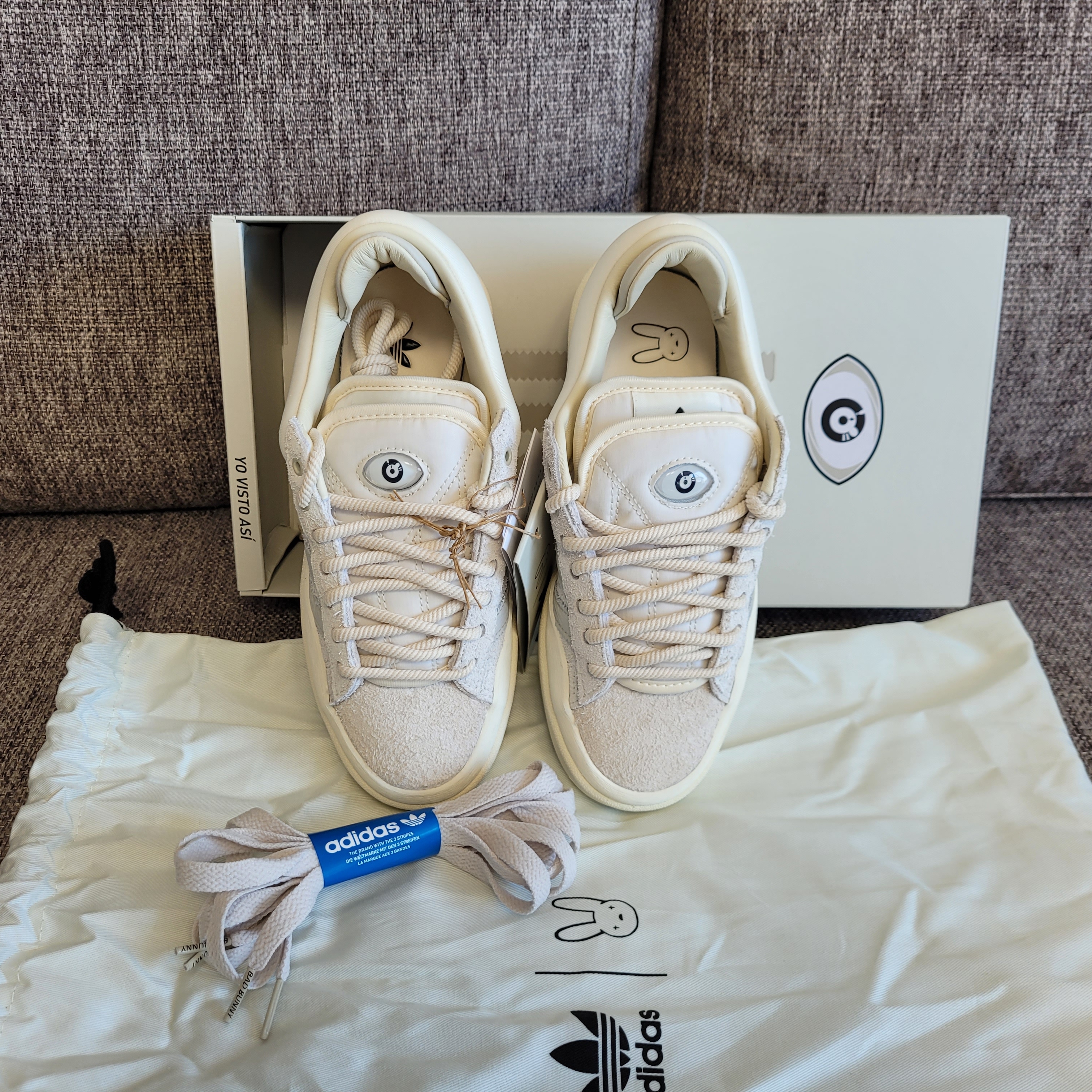 Adidas x Bad Bunny Campus Light Cloud White 착용 스타일 - 5