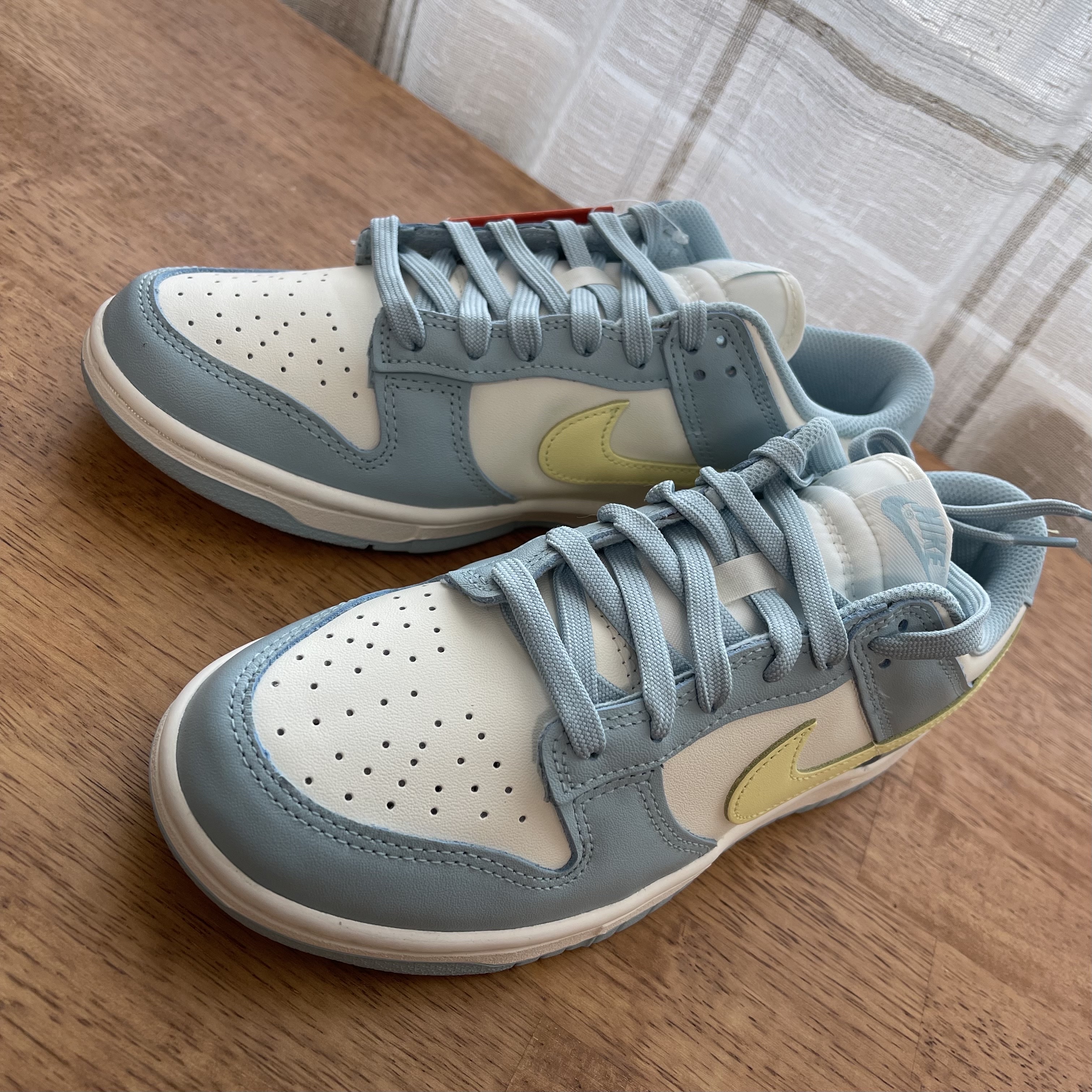 (W) Nike Dunk Low Sail Citron Tint, Nike Dunk Low Retro Grey Fog 착용 스타일 - 1