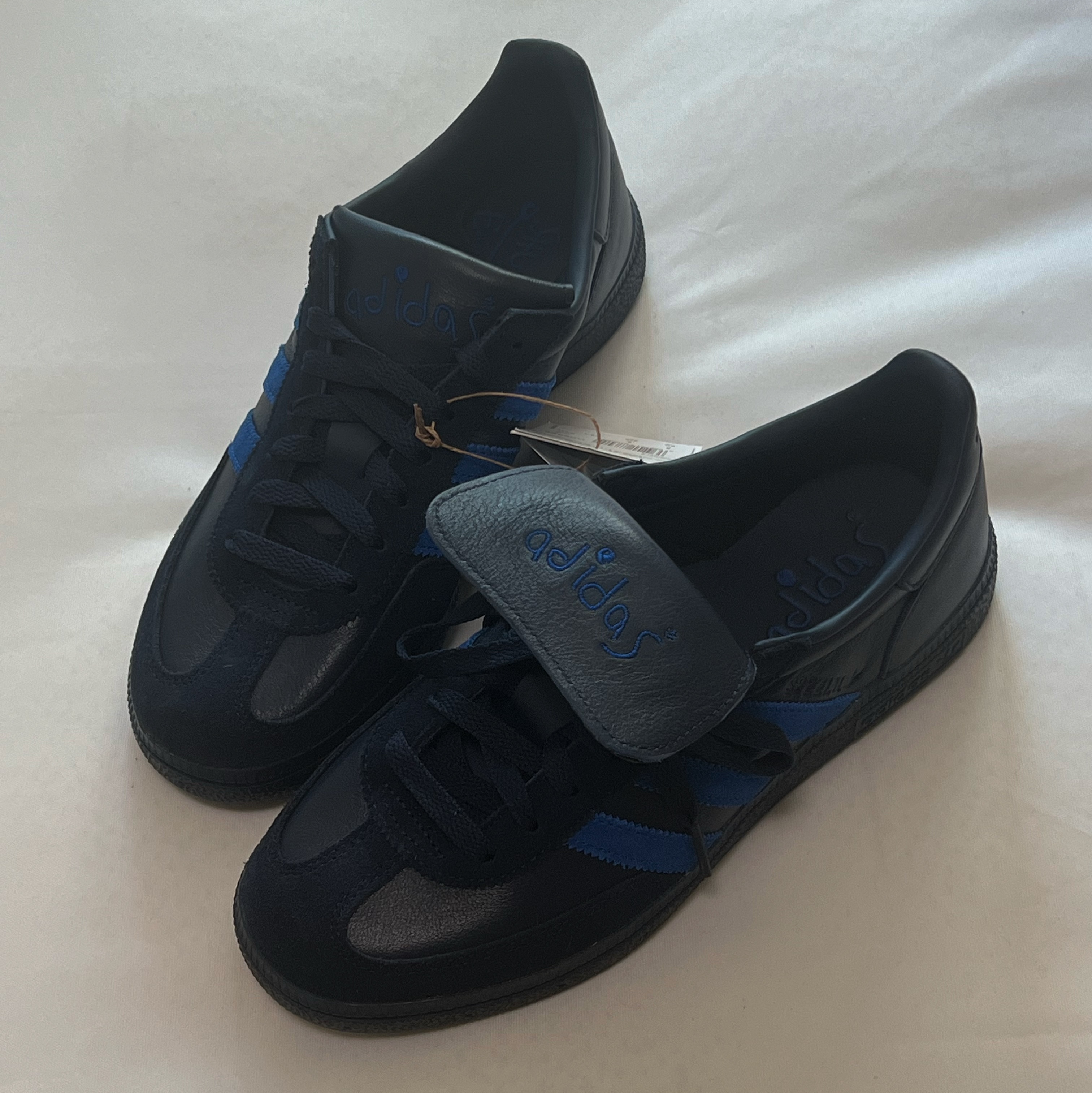 Adidas Spezial Handball Night Indigo Power Blue μ°©μ© μ€νμΌ