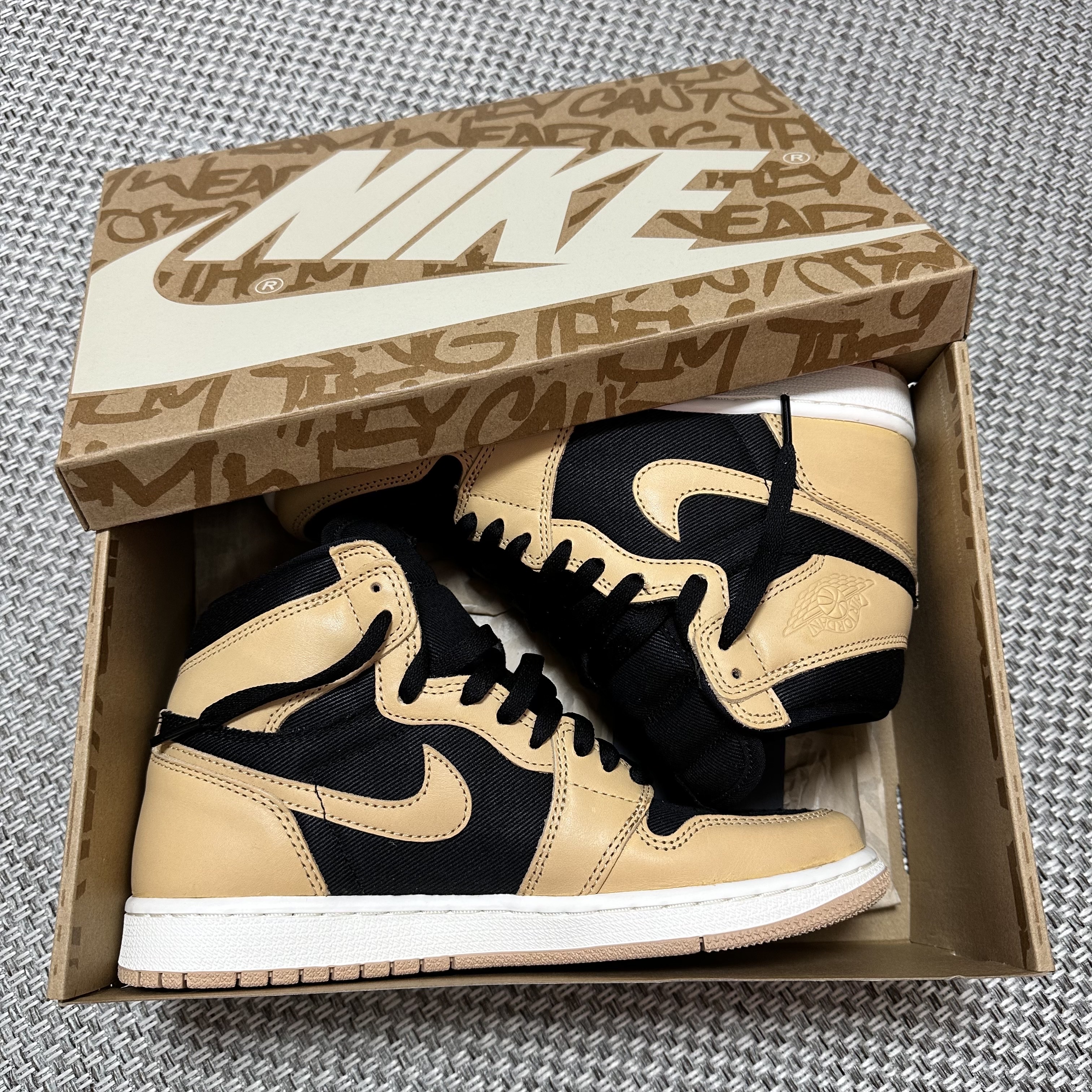 Jordan 1 Retro High OG Vachetta Tan 착용 스타일 - 2