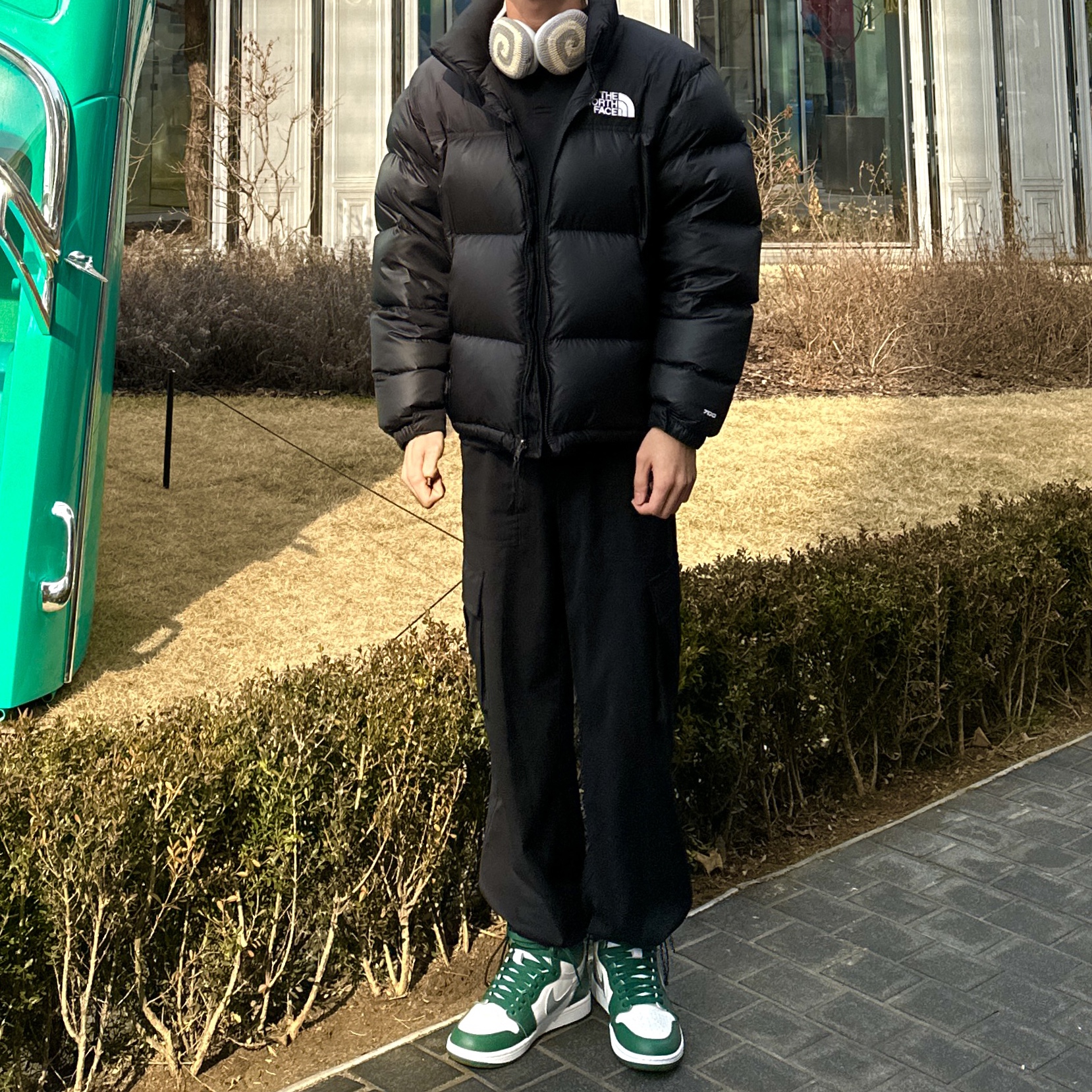 Jordan 1 Retro High OG Gorge Green, The North Face 1996 Retro Nuptse Down Jacket TNF Black 착용 스타일