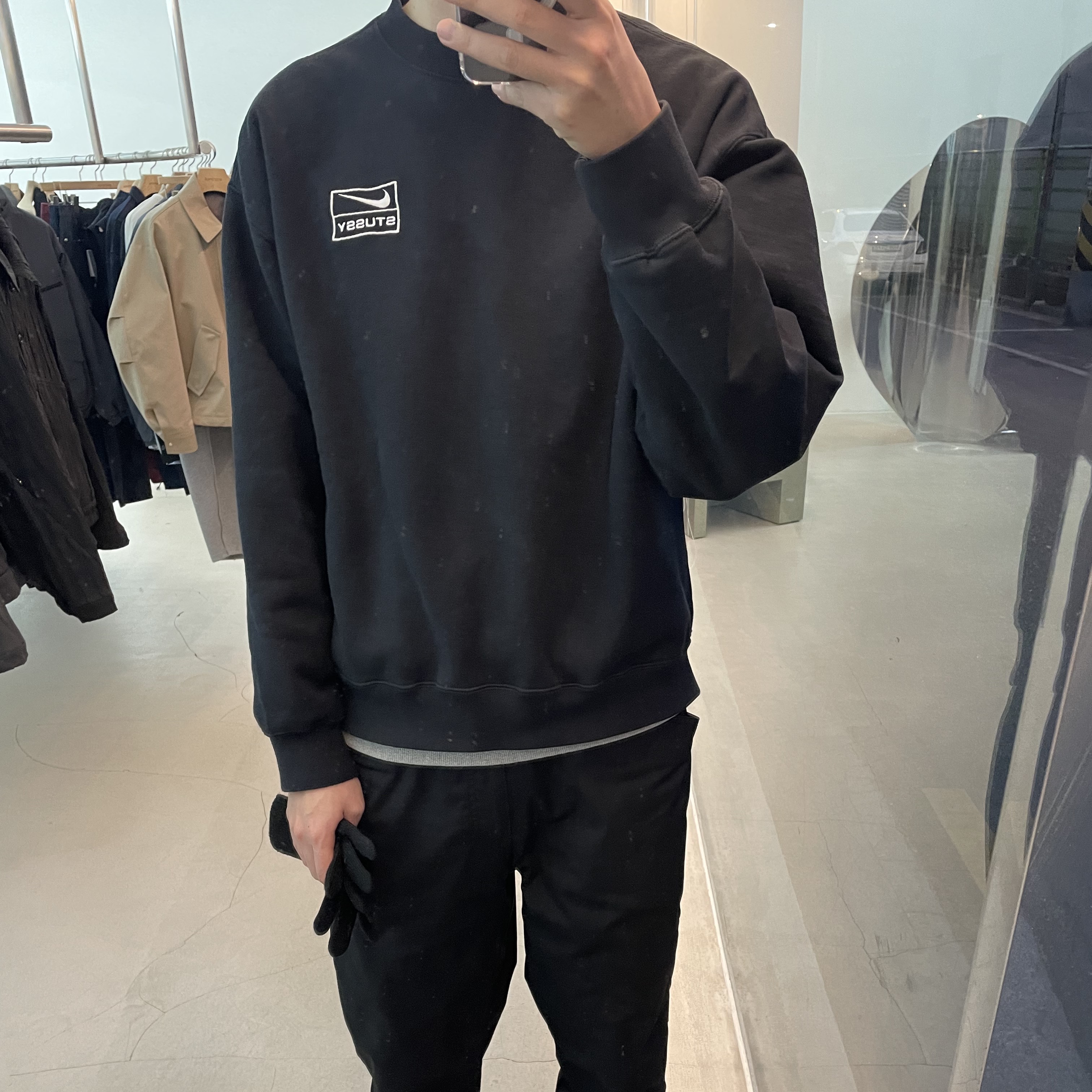 Nike x Stussy NRG Washed Fleece Crewneck Black (DO5310-010) 착용 스타일