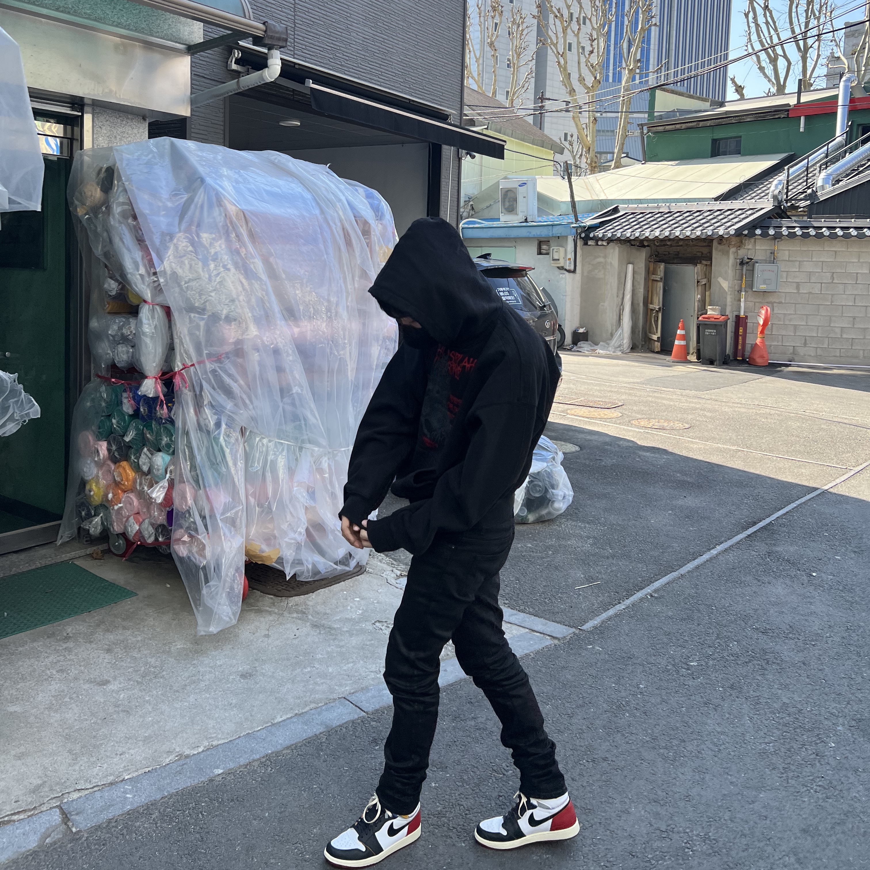 Undermycar Methuselah Syndrome Damage Washed Hood Sudan Red - 23SS, Undermycar Black Mamba Slim Fit Red Stitch Wax Coating Jeans Rumba Red - 22FW 착용 스타일 - 3