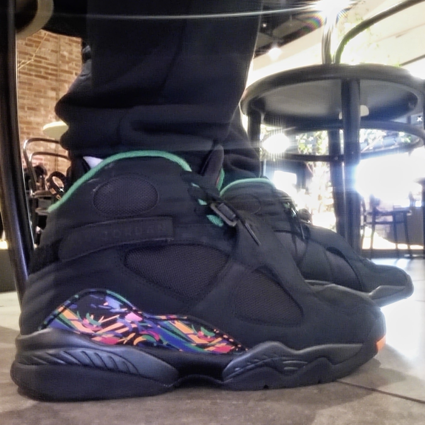 Jordan 8 Retro Tinker Air Raid 착용 스타일