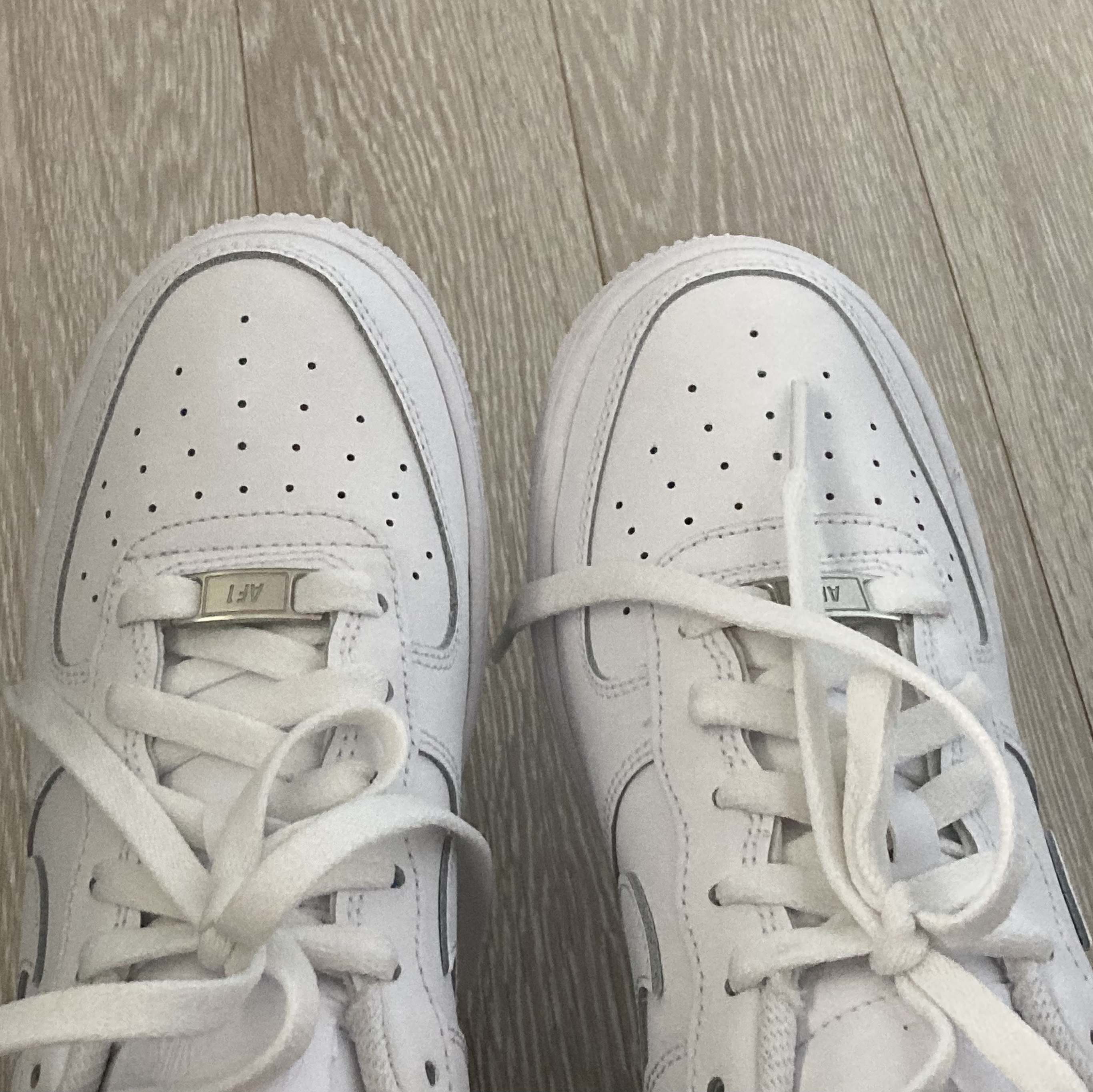 (GS) Nike Air Force 1 LE White 착용 스타일