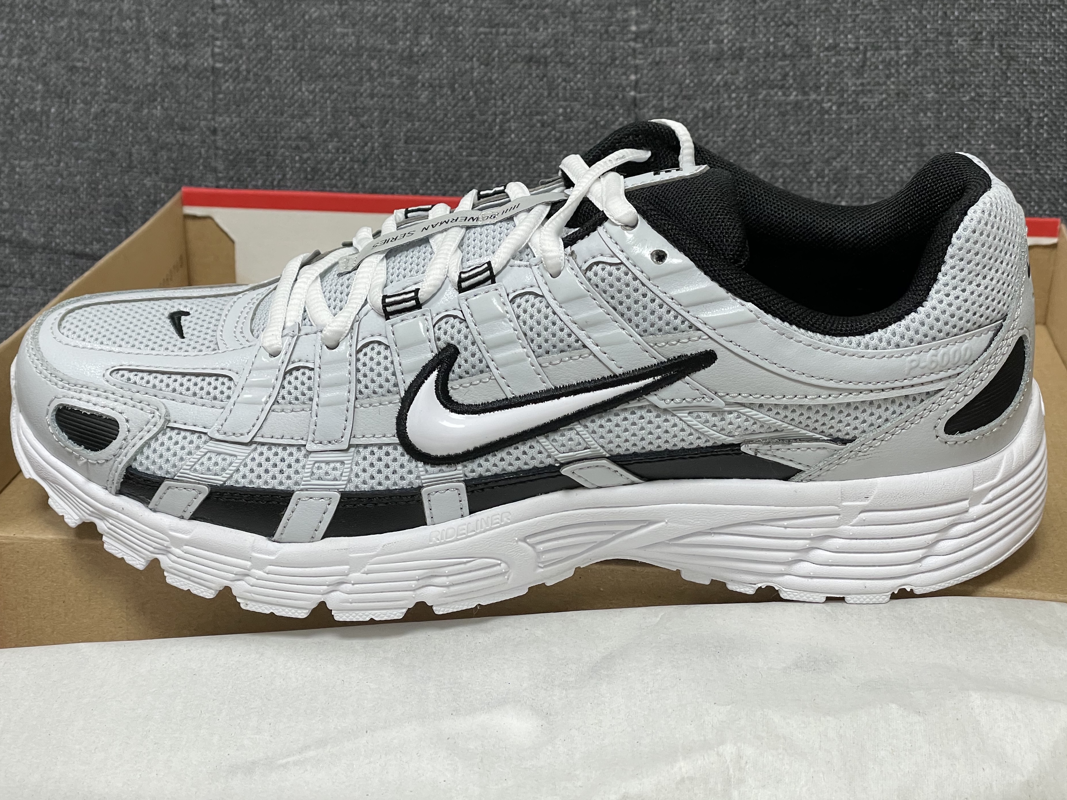 Nike P-6000 Pure Platinum 착용 스타일