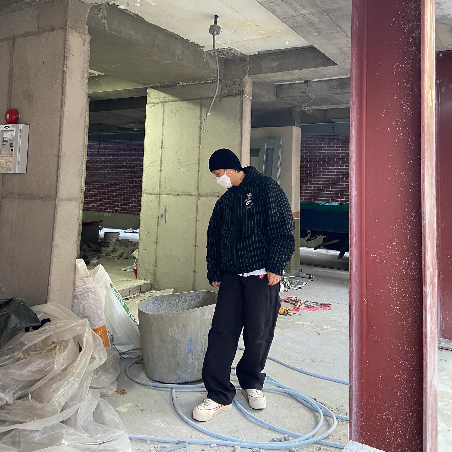 Nike x Stussy NRG Striped Wool Jacket Black (DR4023-010), Supreme Cotton Cinch Pants Black - 22FW 착용 스타일 - 2