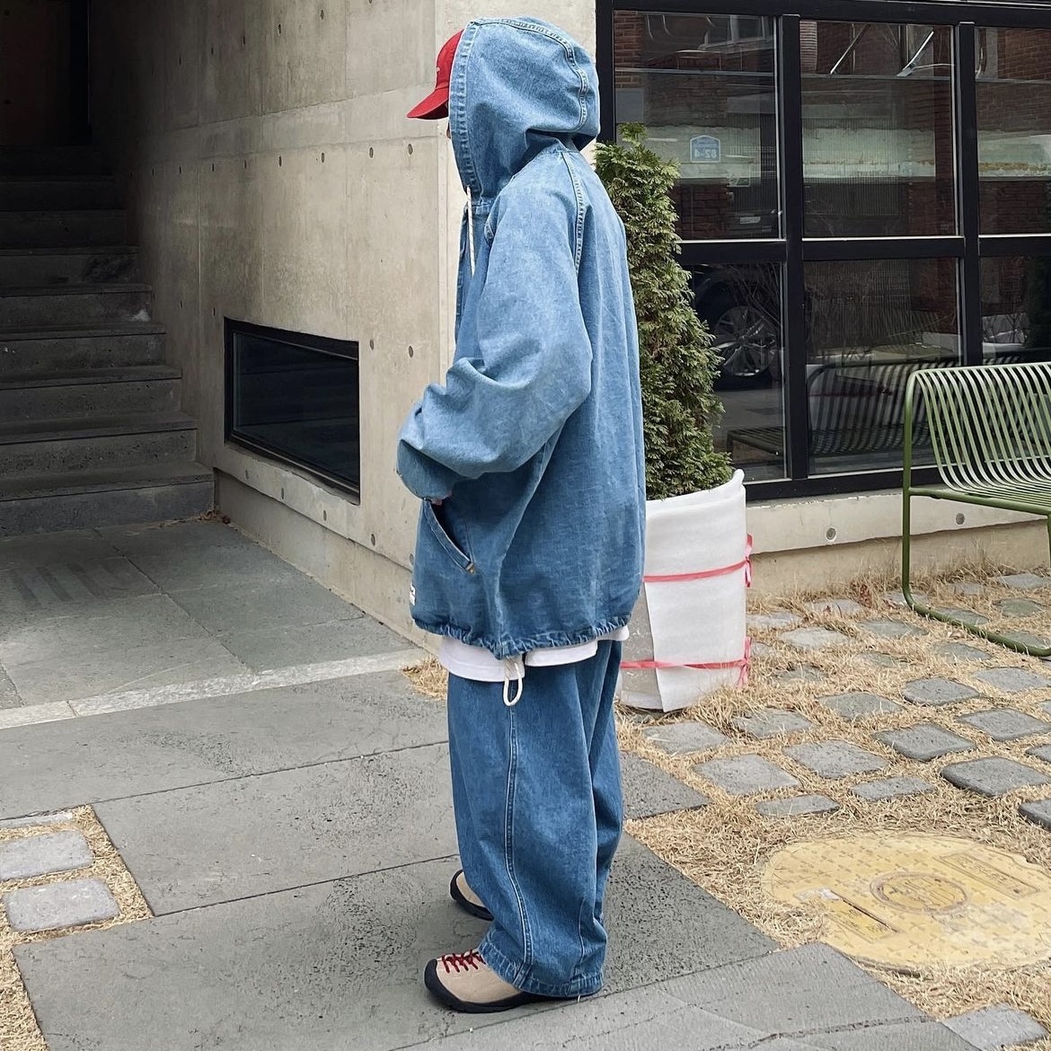 Keen Jasper Suede Sneakers Silver Mink 착용 스타일 - 3