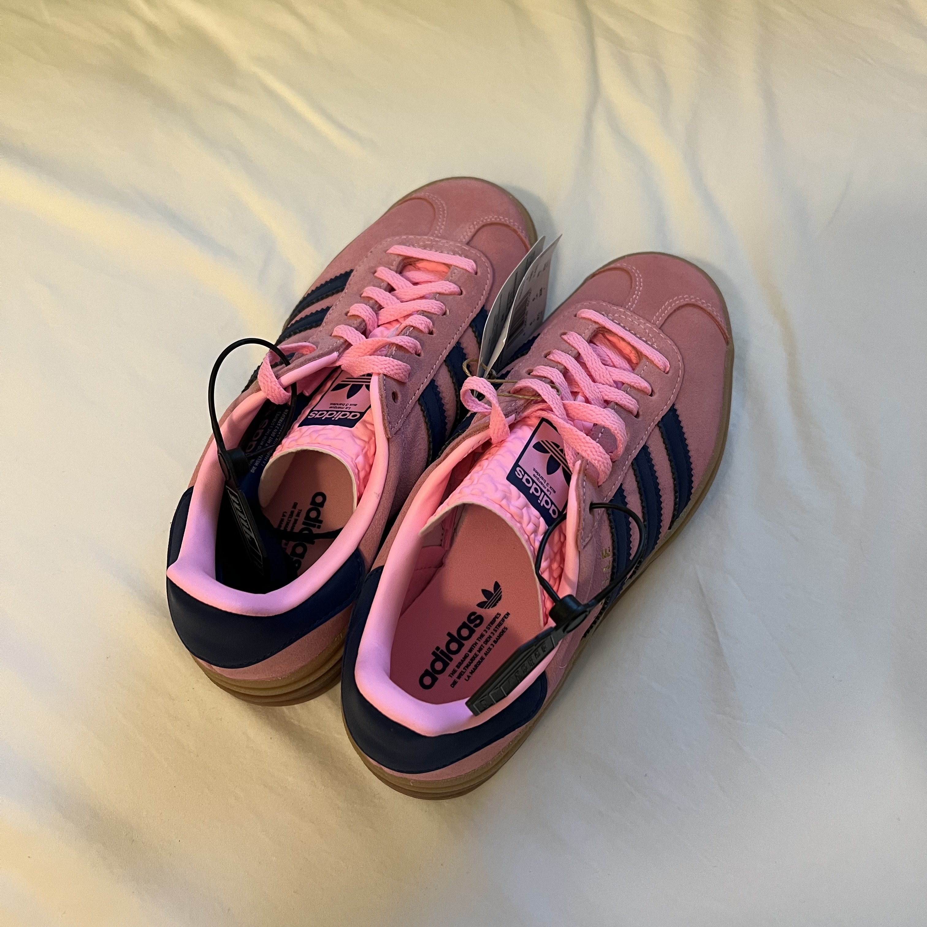 (W) Adidas Gazelle Bold Pink Glow Victory Blue 착용 스타일 - 3