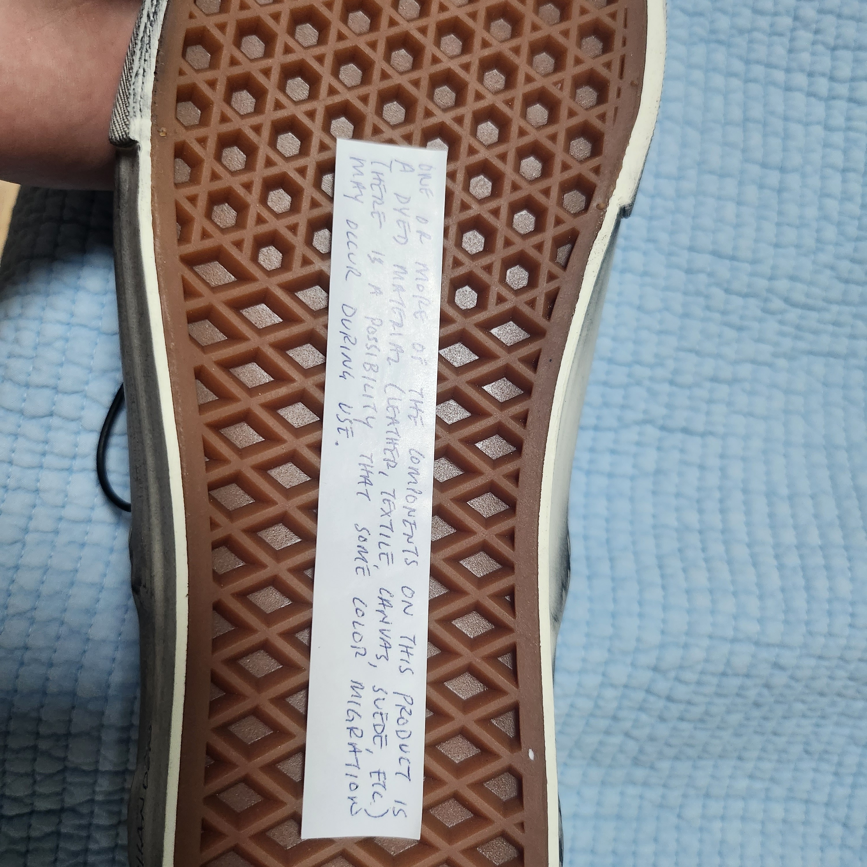Vans Vault x Bianca Chandon Classic Slip-On LX Stressed Black White 착용 스타일 - 1