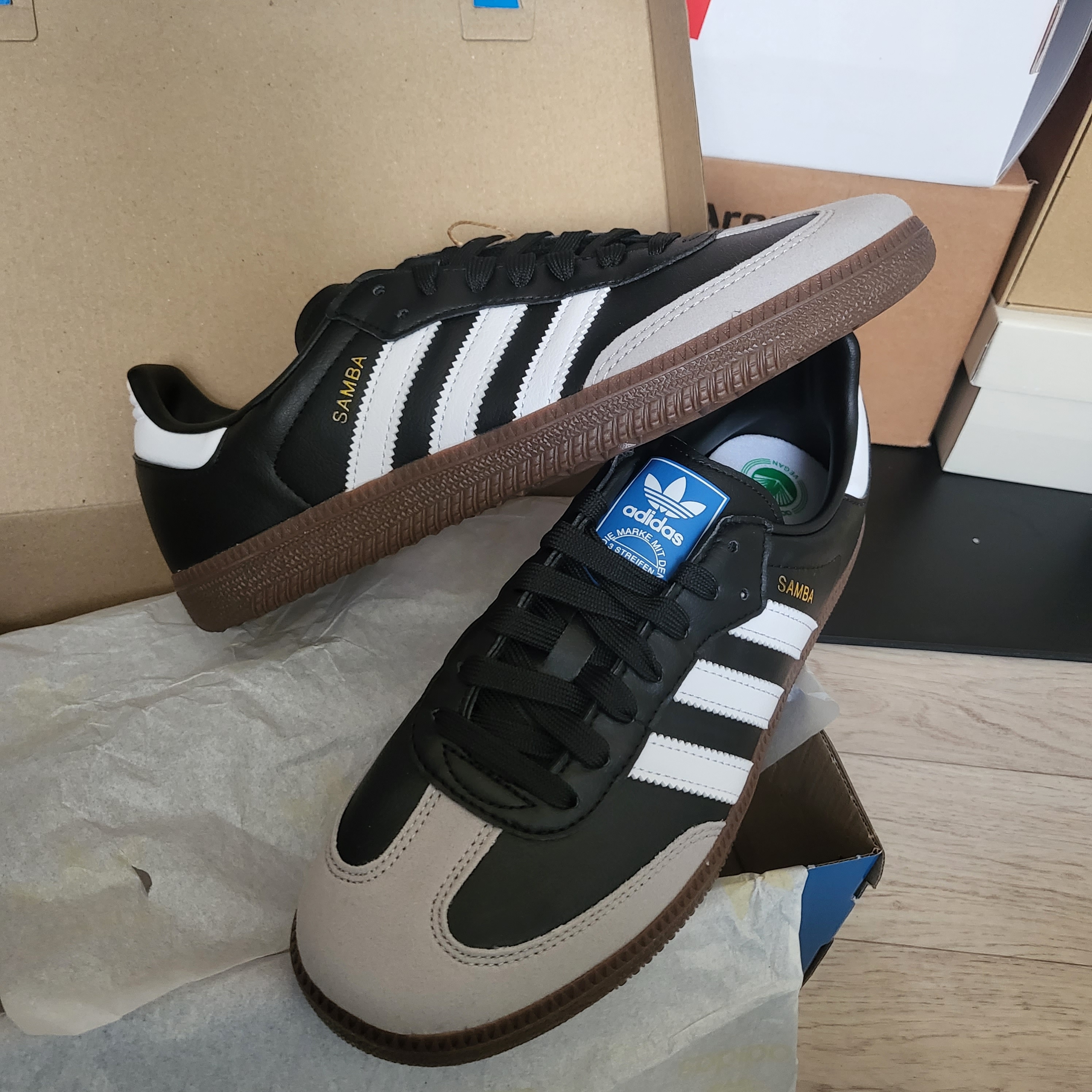Adidas Samba Vegan Black White 착용 스타일 - 1