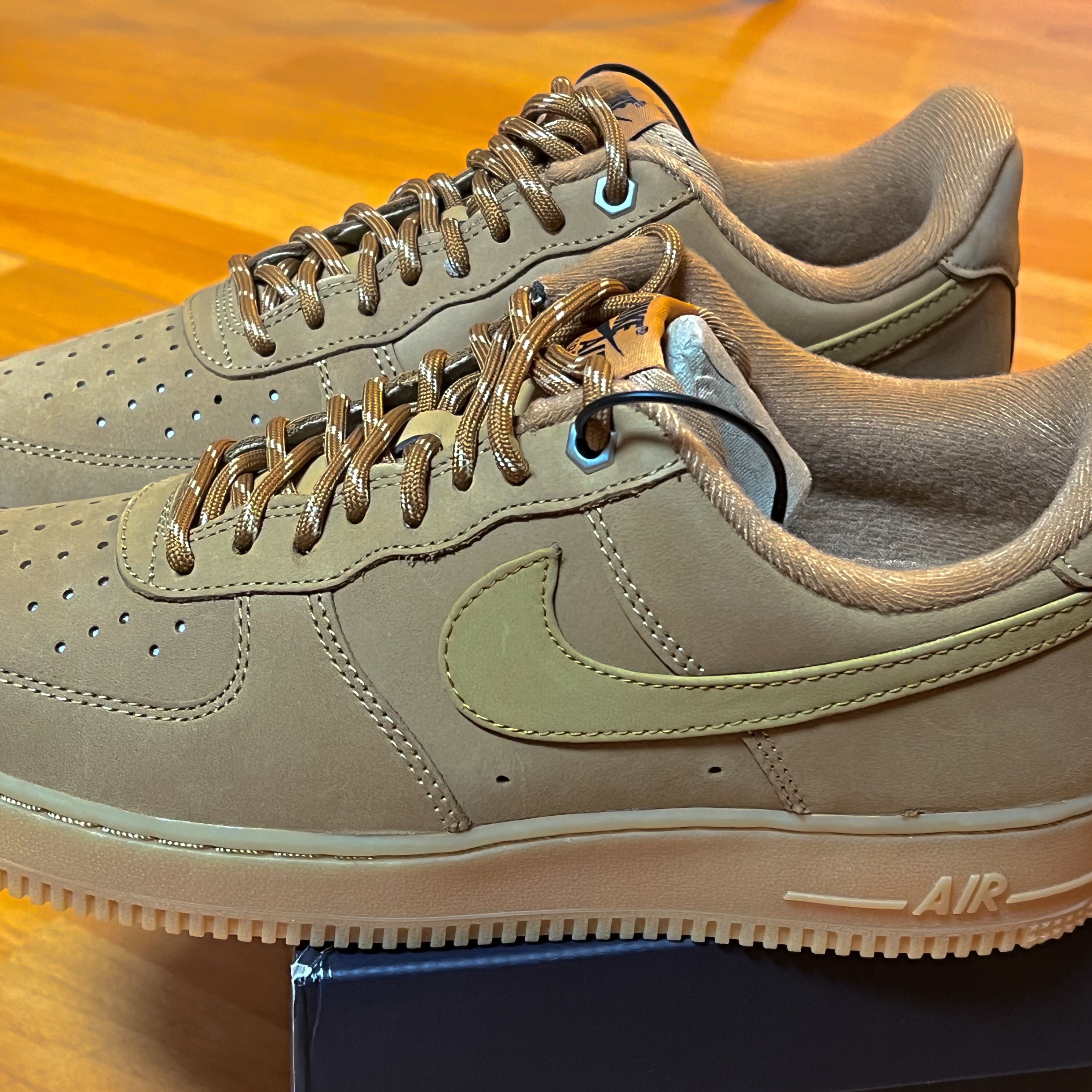Nike Air Force 1 '07 WB Flax 착용 스타일