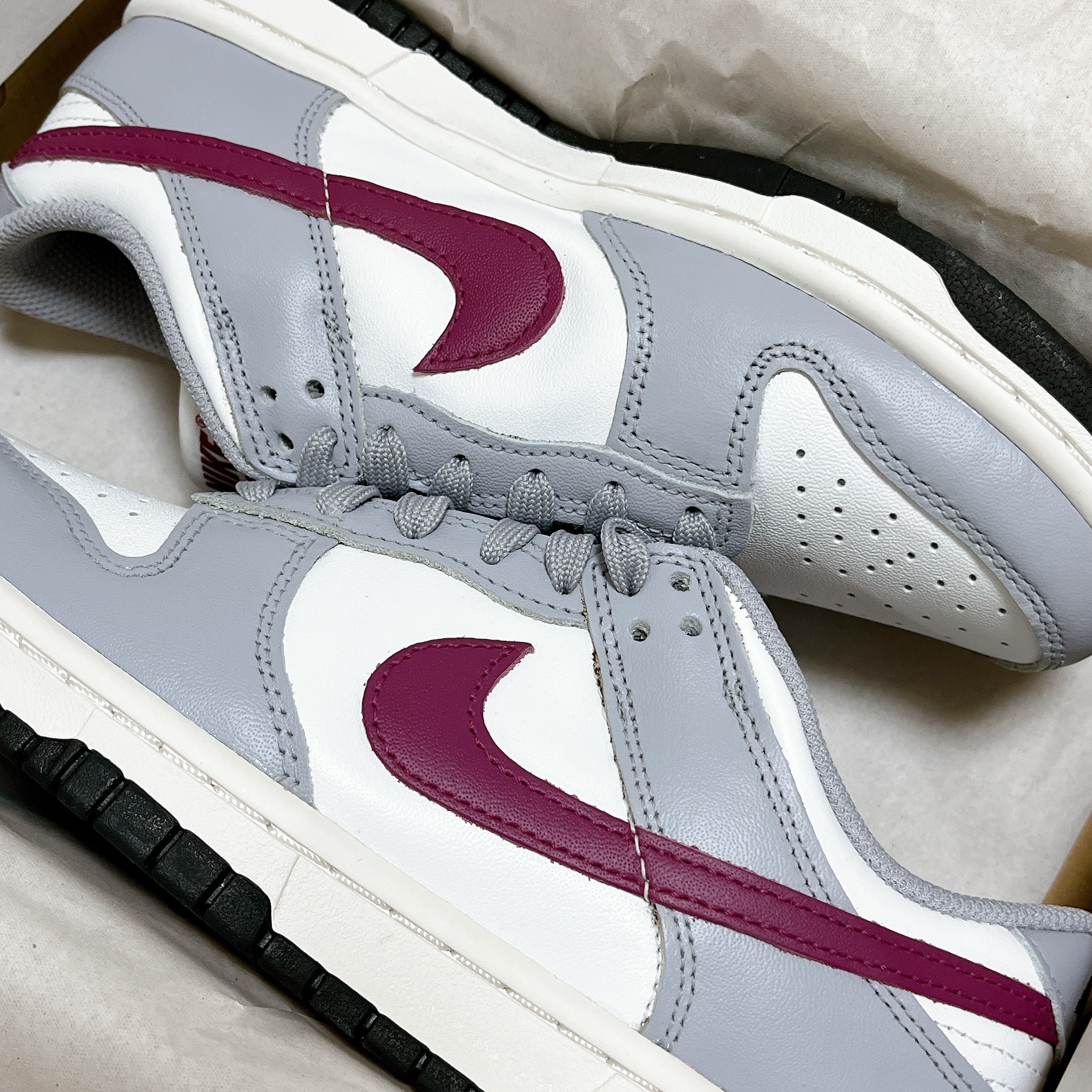 (W) Nike Dunk Low Wolf Grey Rosewood 착용 스타일