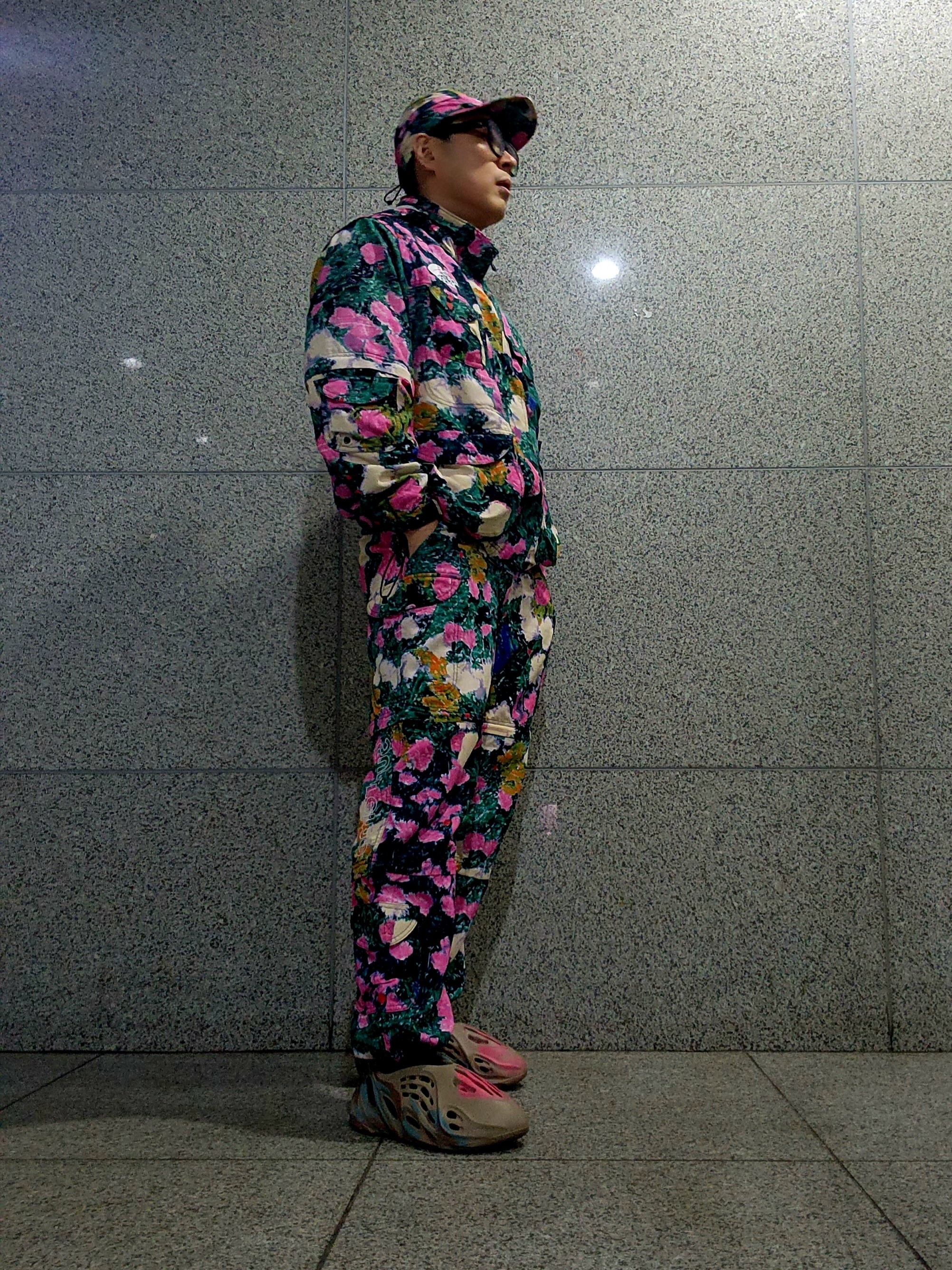 Supreme x The North Face Trekking Convertible Jacket Flowers - 22SS, Supreme x The North Face Trekking Soft Bill Cap Flowers - 22SS 착용 스타일 - 1