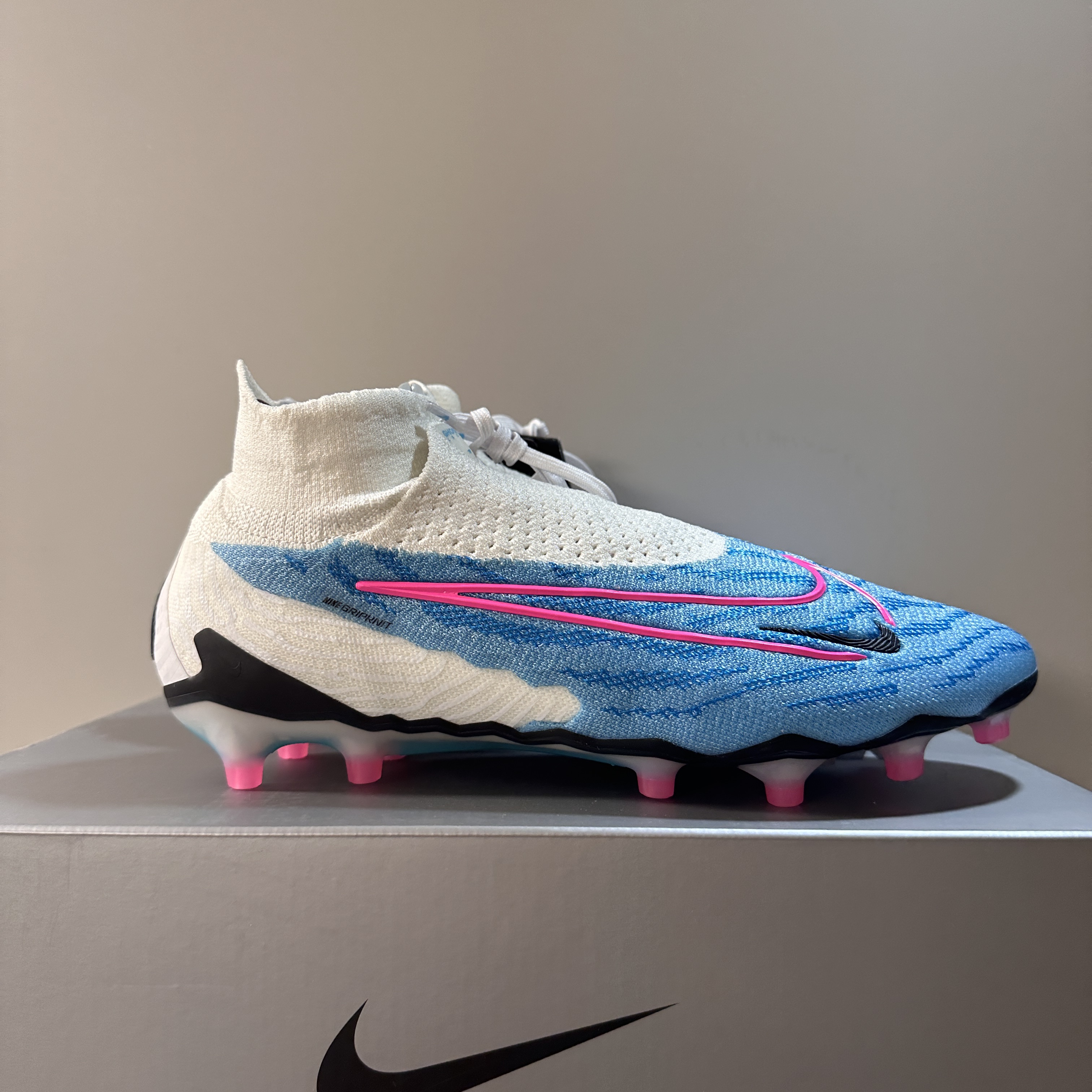 Nike Gripknit Phantom GX Elite Dynamic Fit FG Baltic Blue White 착용 스타일