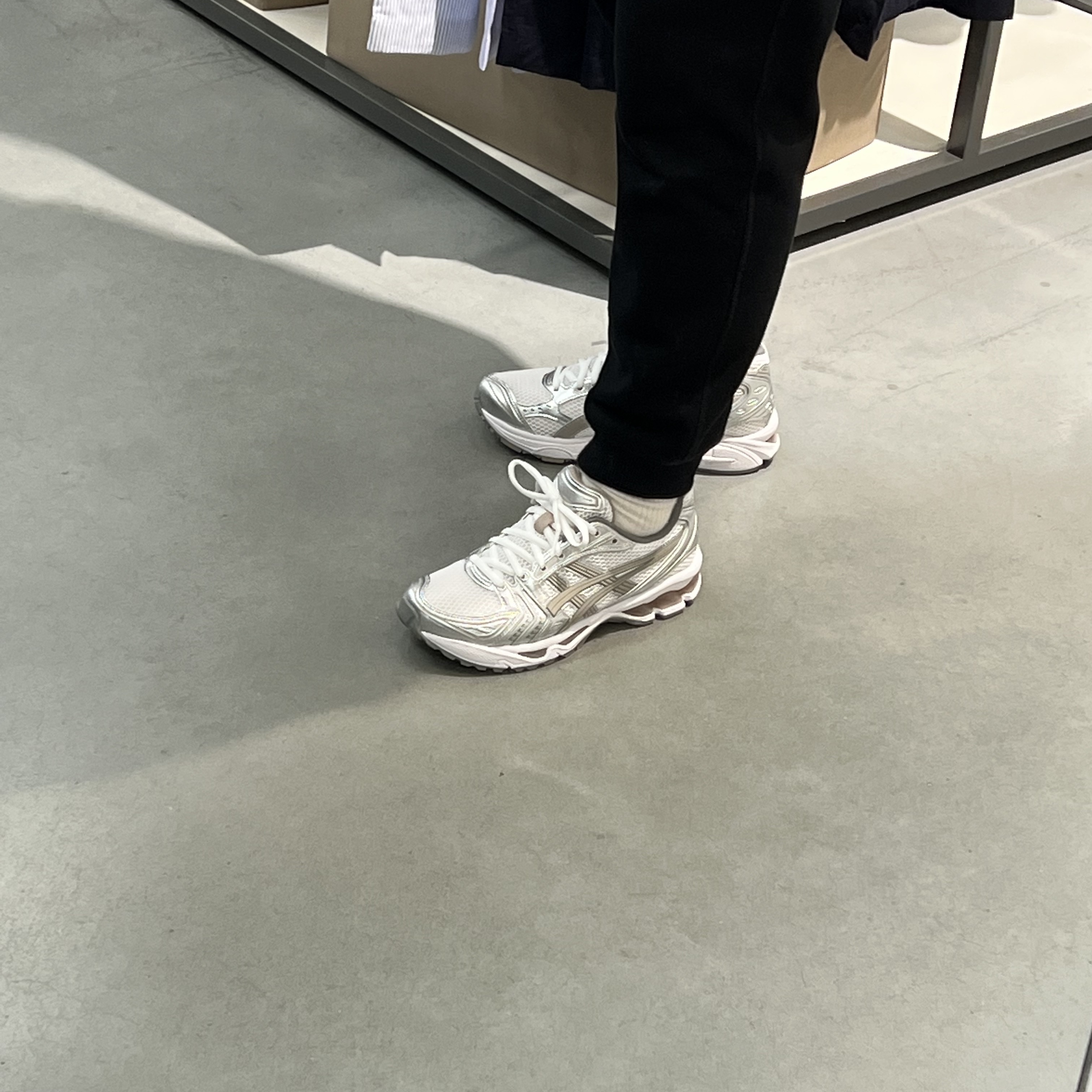 (W) Asics Gel-Kayano 14 White Moonrock 착용 스타일 - 4