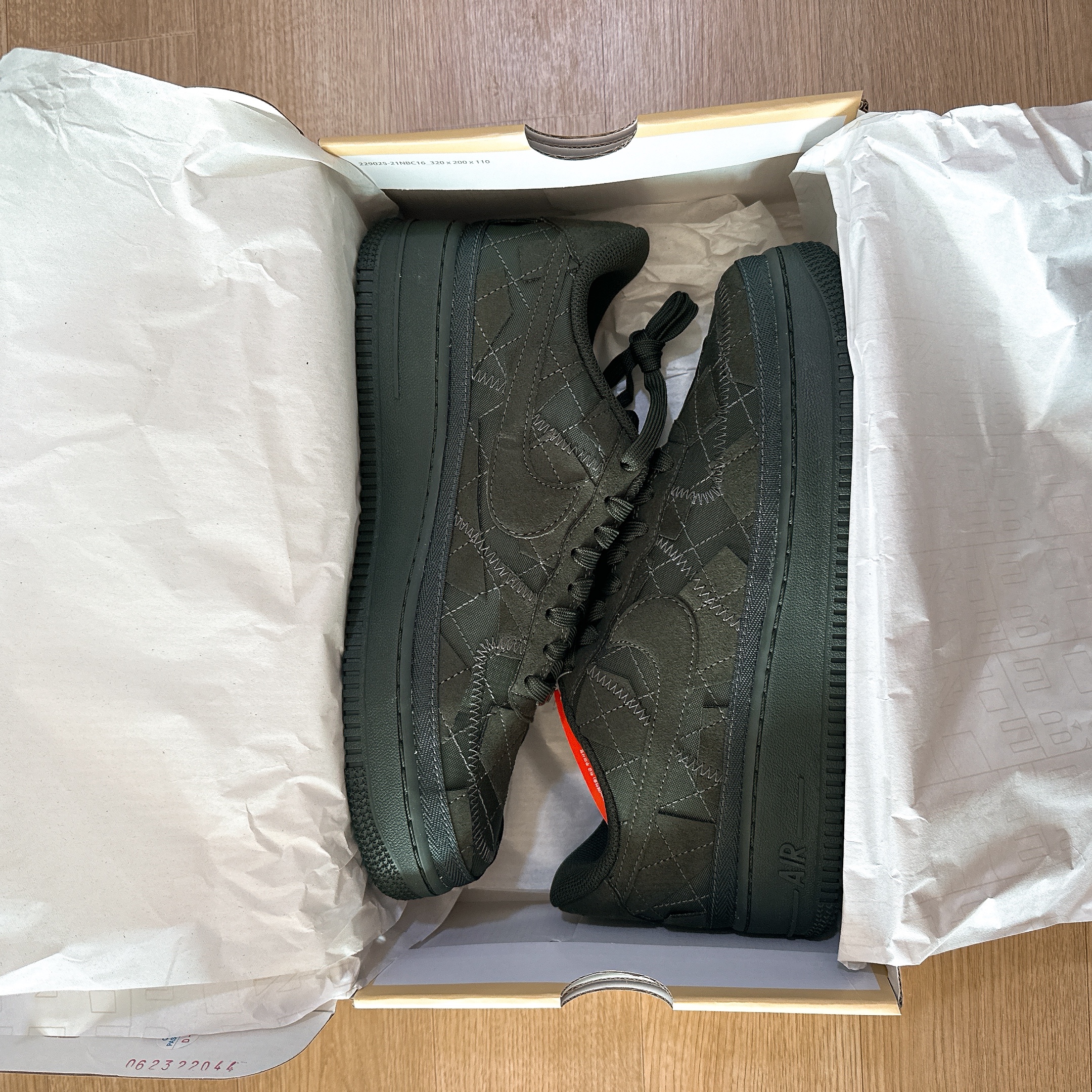 Nike x Billie Eilish Air Force 1 Low '07 SP Sequoia 착용 스타일 - 1