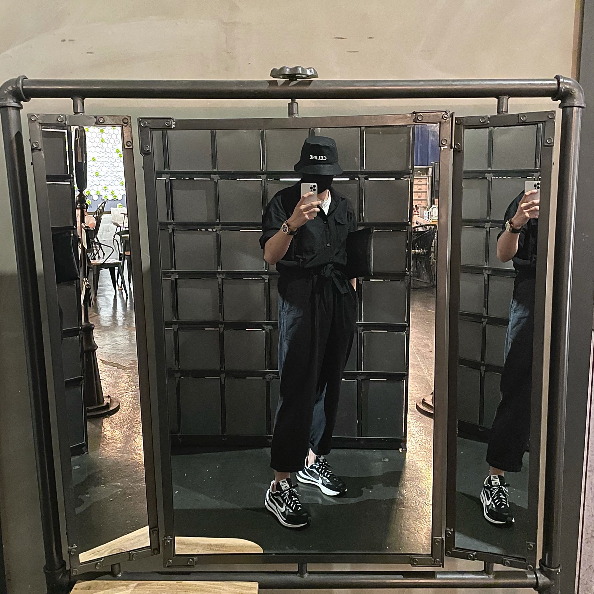 Celine Bucket Hat in Cotton Gabardine Ultra Black, Nike x Sacai VaporWaffle Black White 착용 스타일