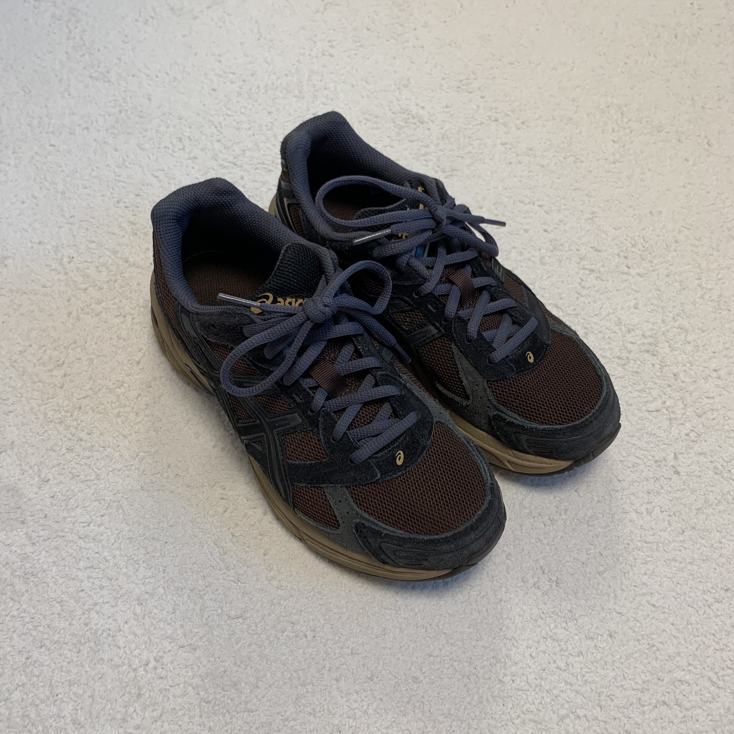 Asics Gel-1130 Brown 착용 스타일 - 2