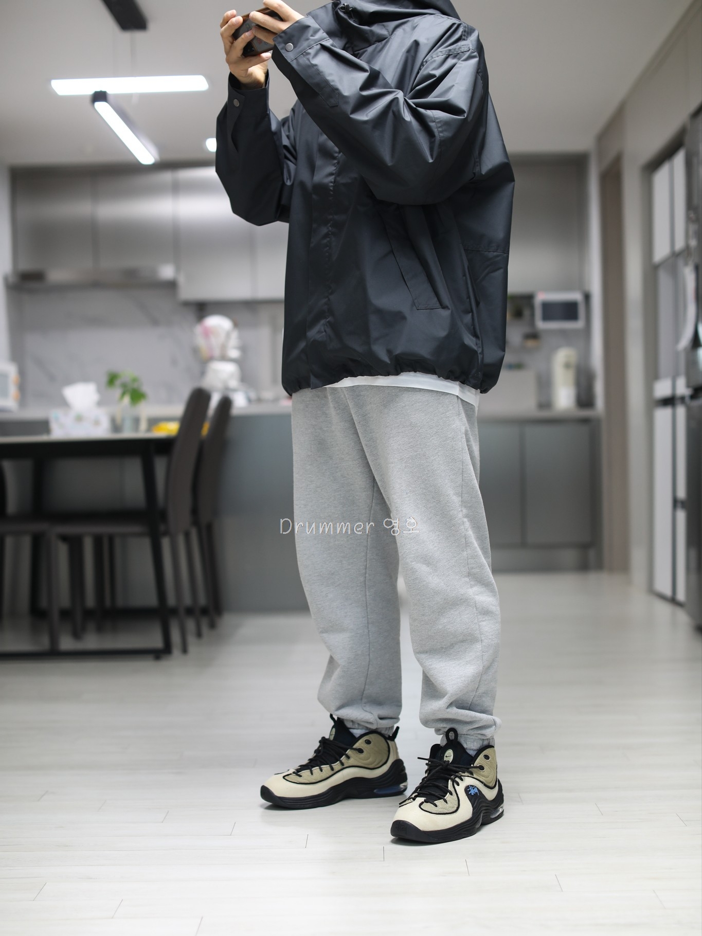 Nike x Stussy Air Penny II Rattan and Limestone 착용 스타일