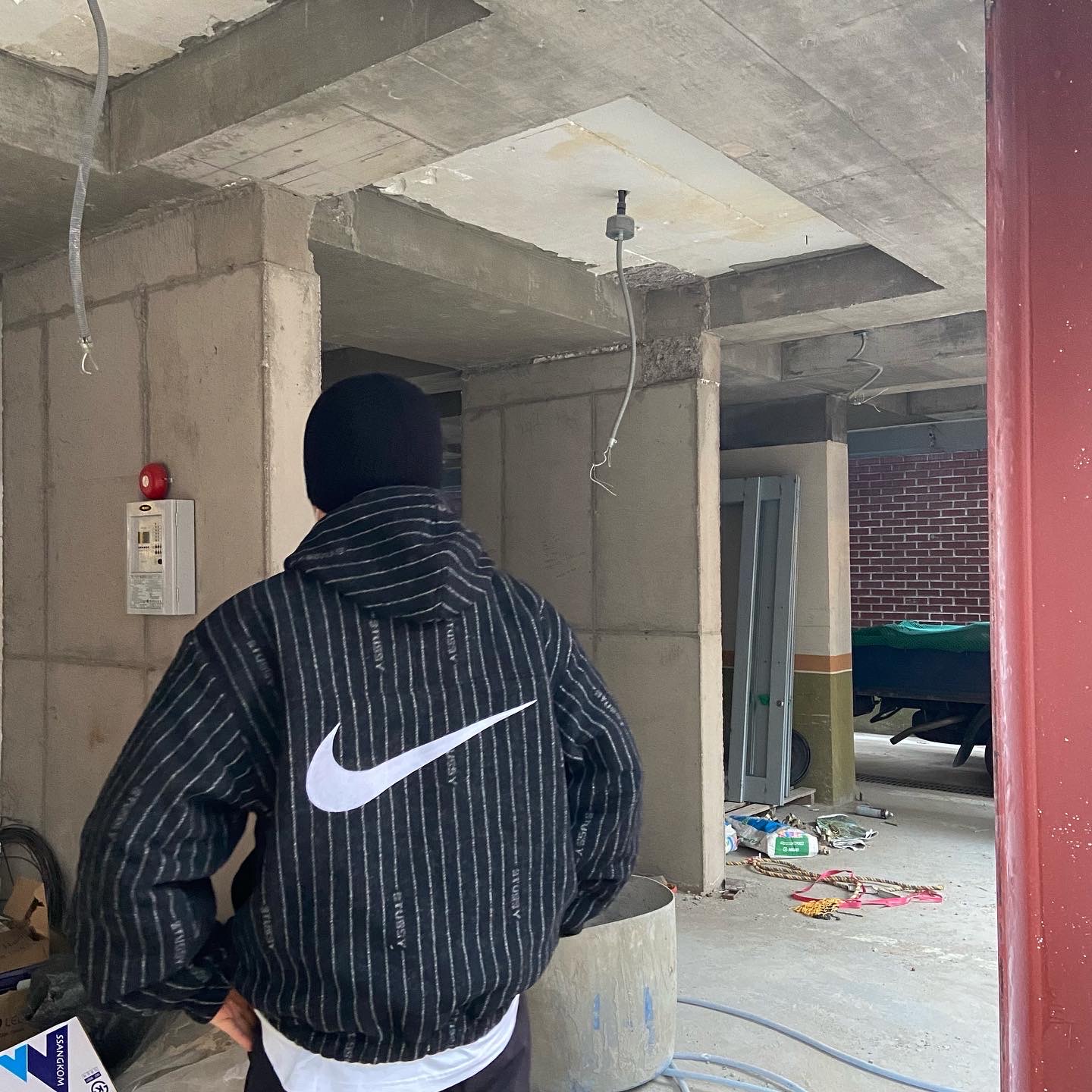 Nike x Stussy NRG Striped Wool Jacket Black (DR4023-010), Supreme Cotton Cinch Pants Black - 22FW 착용 스타일 - 4
