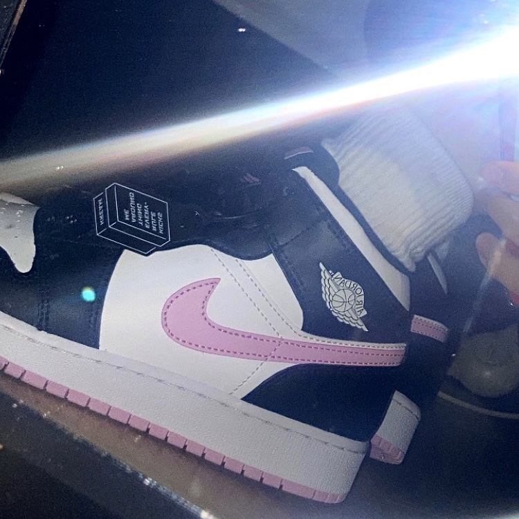 (GS) Jordan 1 Mid Light Arctic Pink 착용 스타일 - 1