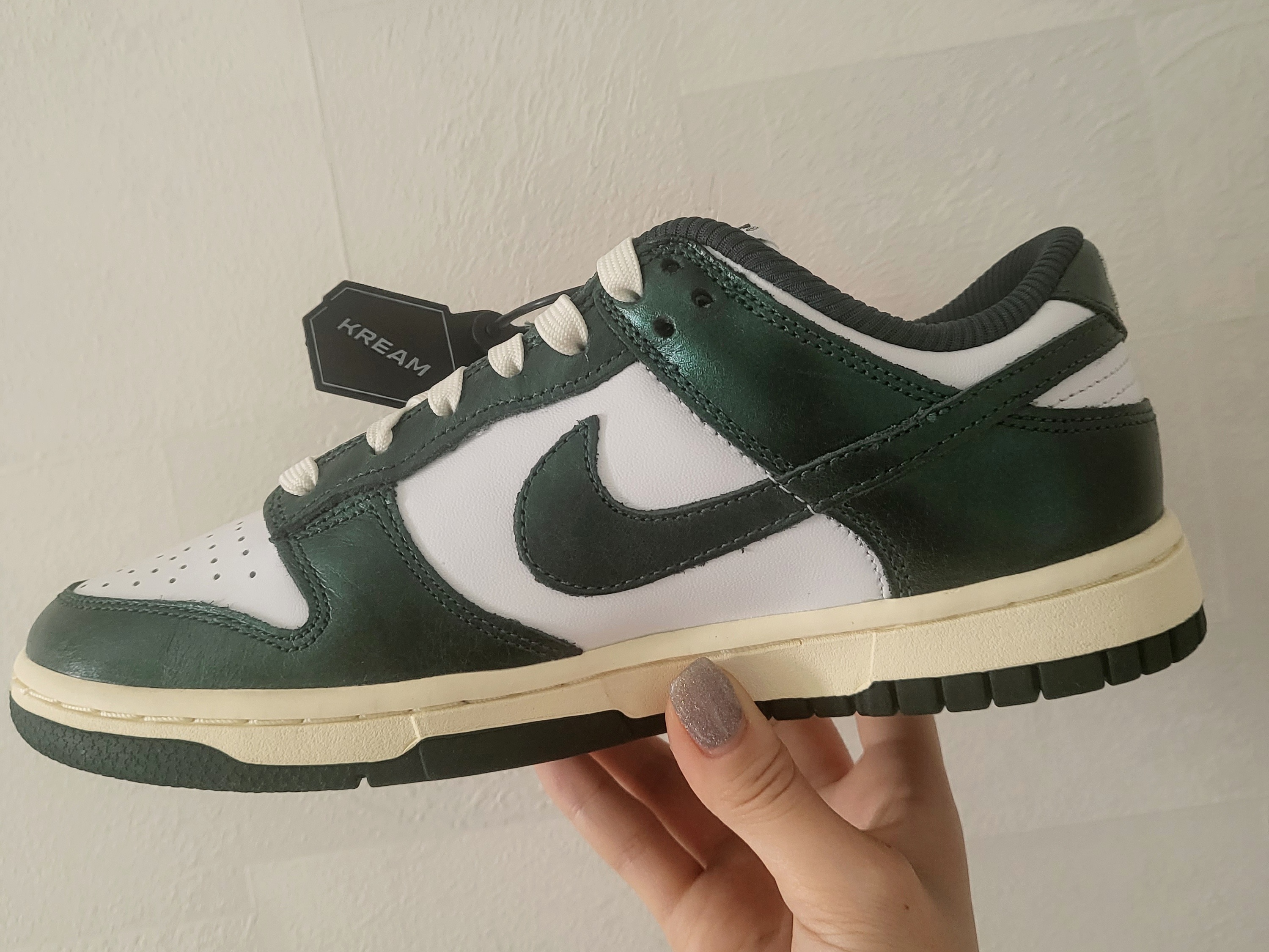 (W) Nike Dunk Low Vintage Green 착용 스타일