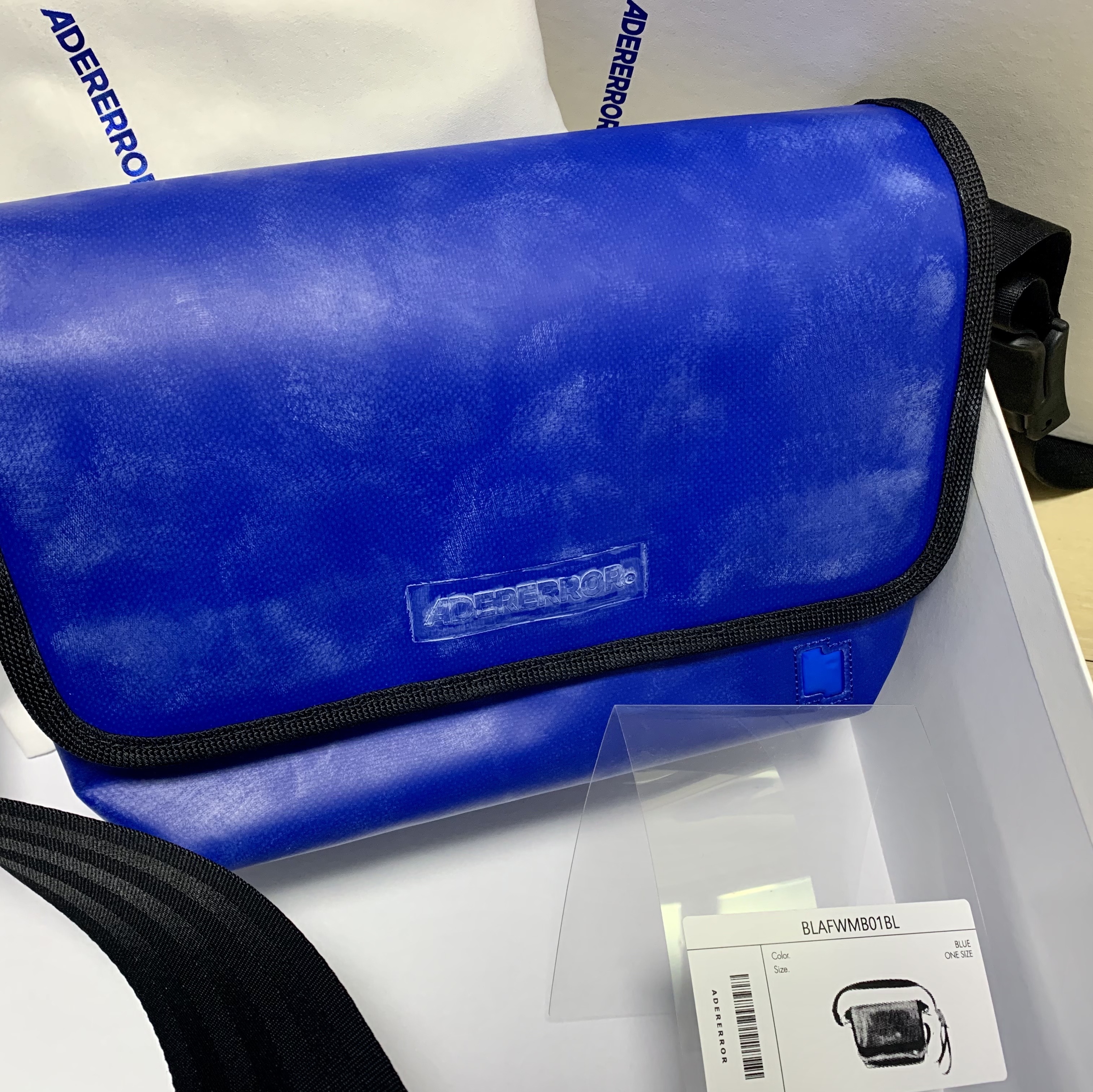 Ader Error Small Trace Esty Messanger Bag Z-Blue 착용 스타일 - 3