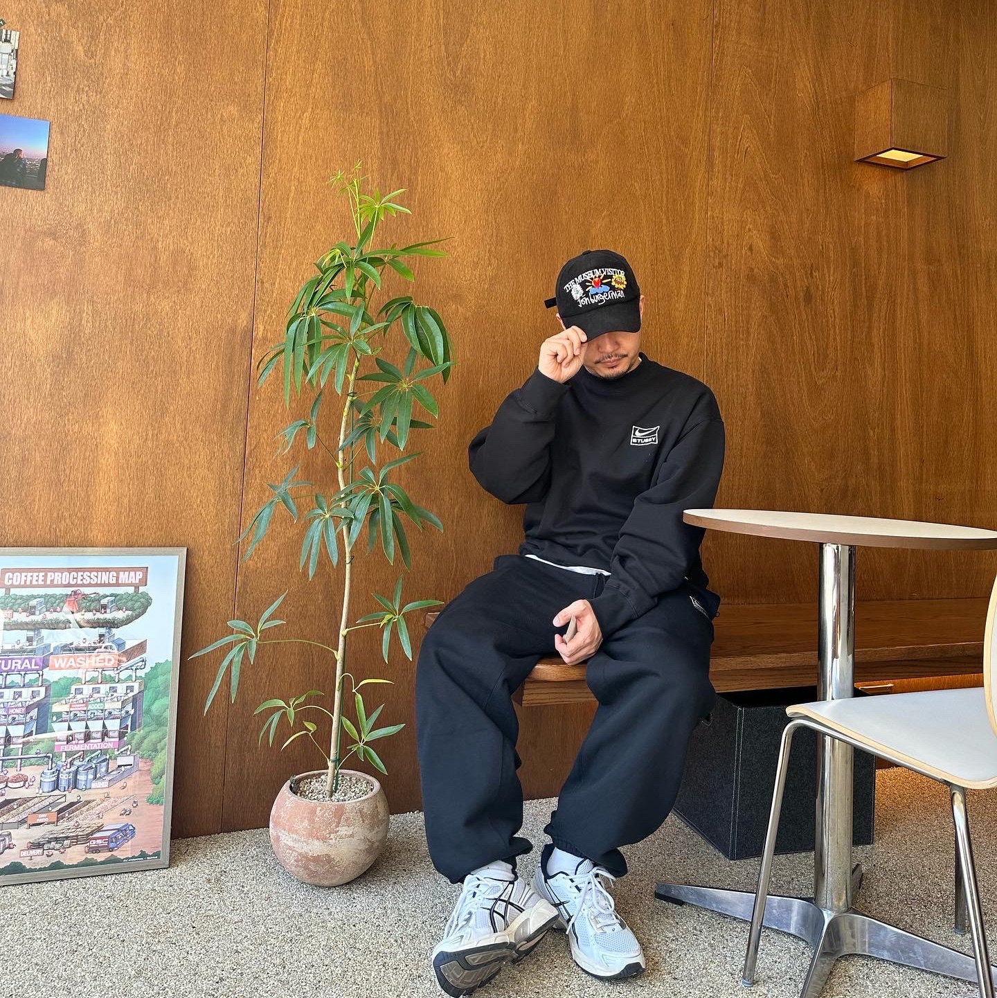 Nike x Stussy NRG Washed Fleece Crewneck Black (DO5310-010), Nike x Stussy NRG Washed Fleece Pants Black (DO5296-010) 착용 스타일