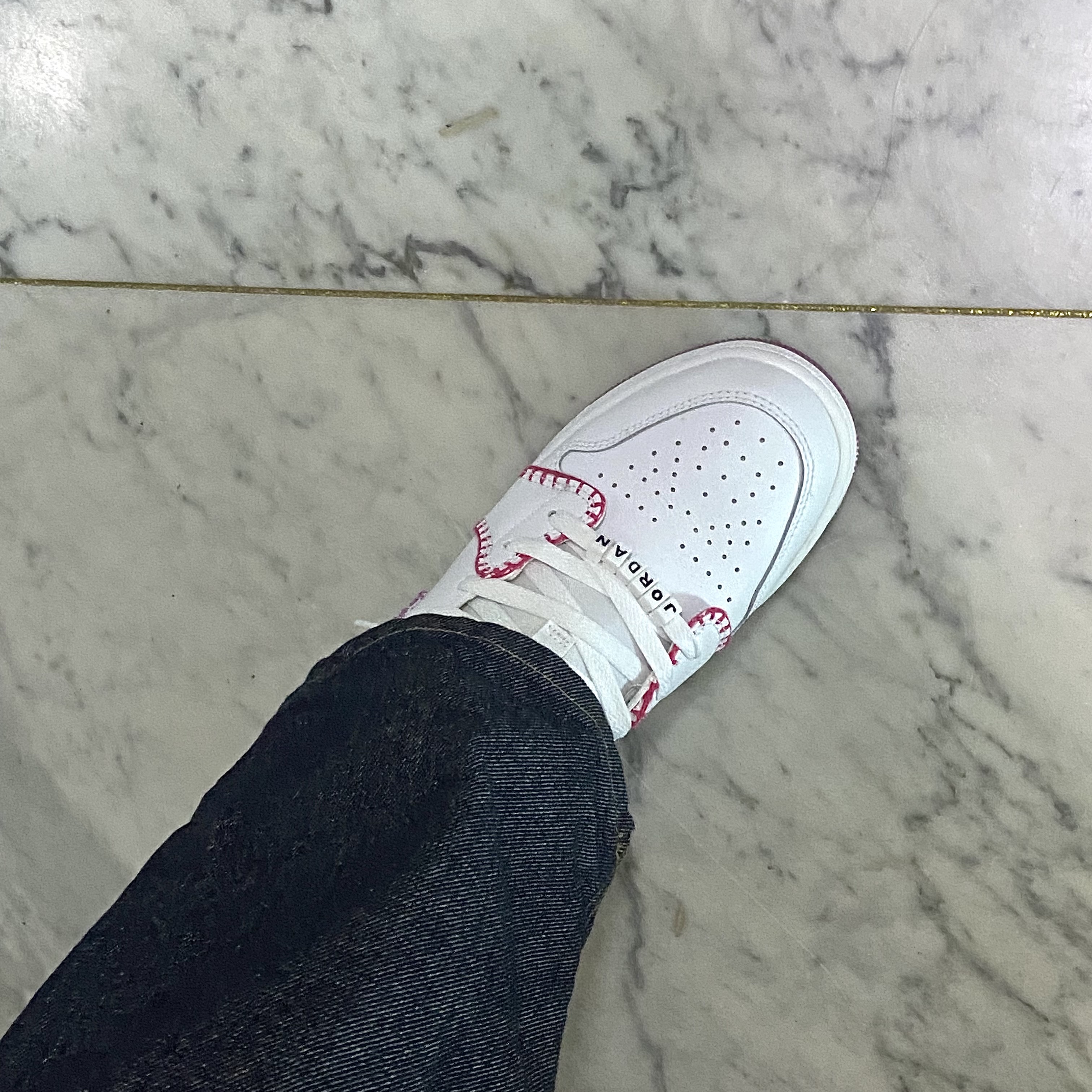 (GS) Jordan 1 Low SE White Light Bordeuax 착용 스타일 - 3