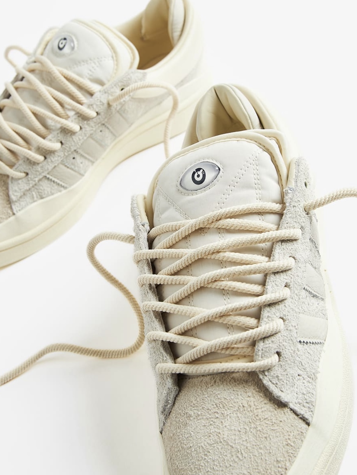 Adidas x Bad Bunny Campus Light Cloud White 착용 스타일 - 4