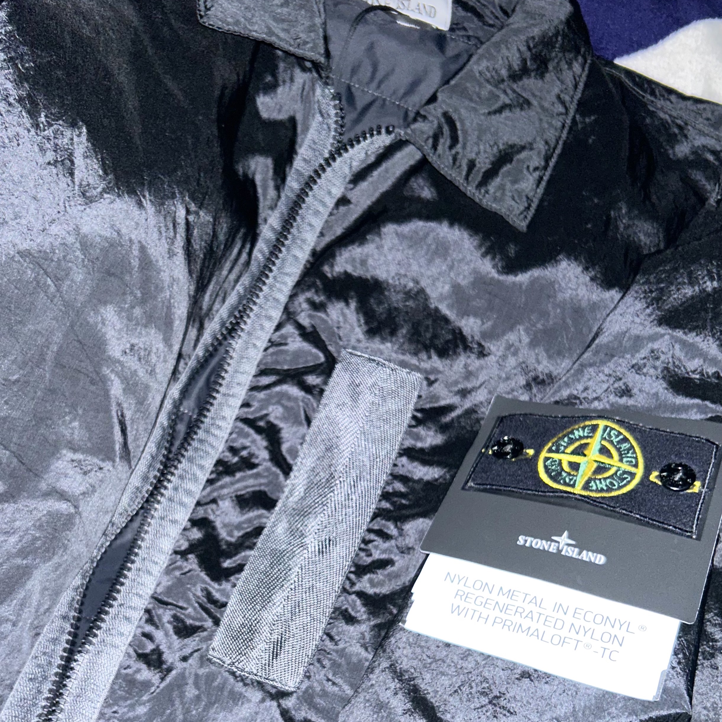 Stone Island Q0519 Nylon Metal Econyl Regenerated Nylon Primaloft Jacket Black - 22FW 착용 스타일