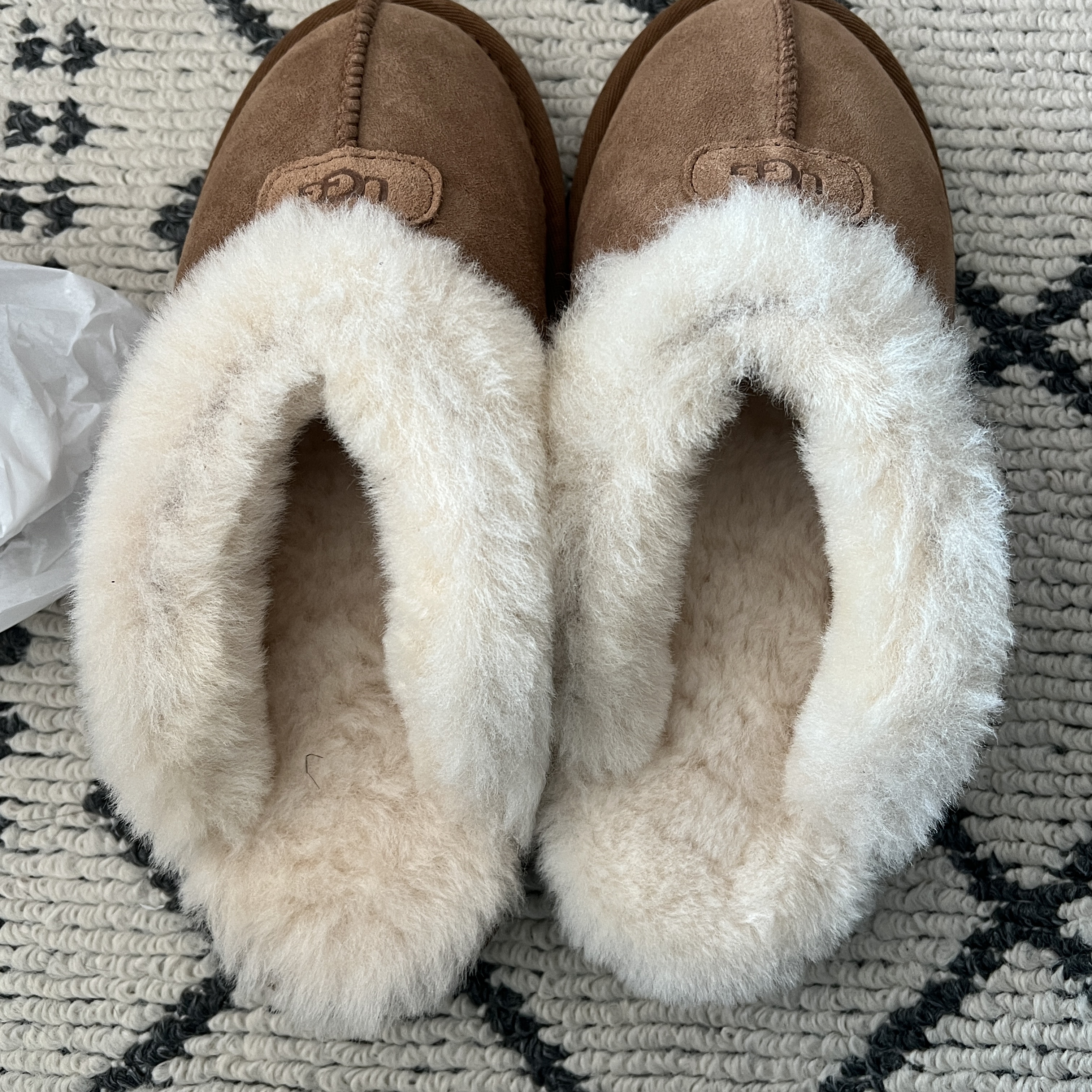 (W) UGG Coquette Slipper Chestnut 착용 스타일 - 1