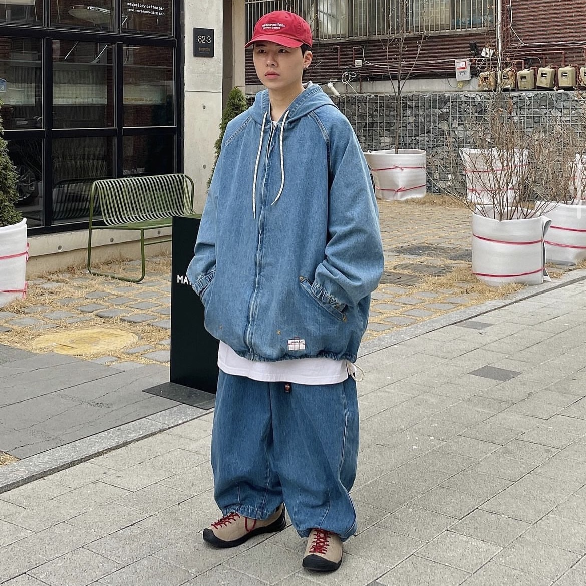 Keen Jasper Suede Sneakers Silver Mink 착용 스타일 - 1