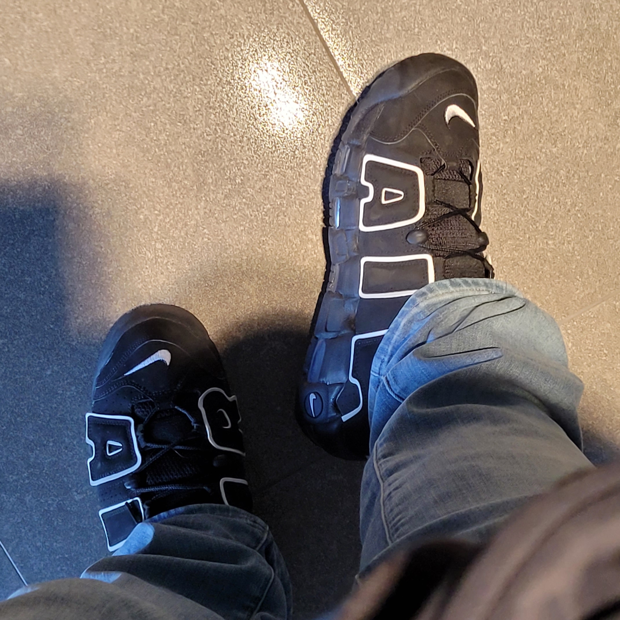Nike Air More Uptempo Black White 2020 착용 스타일
