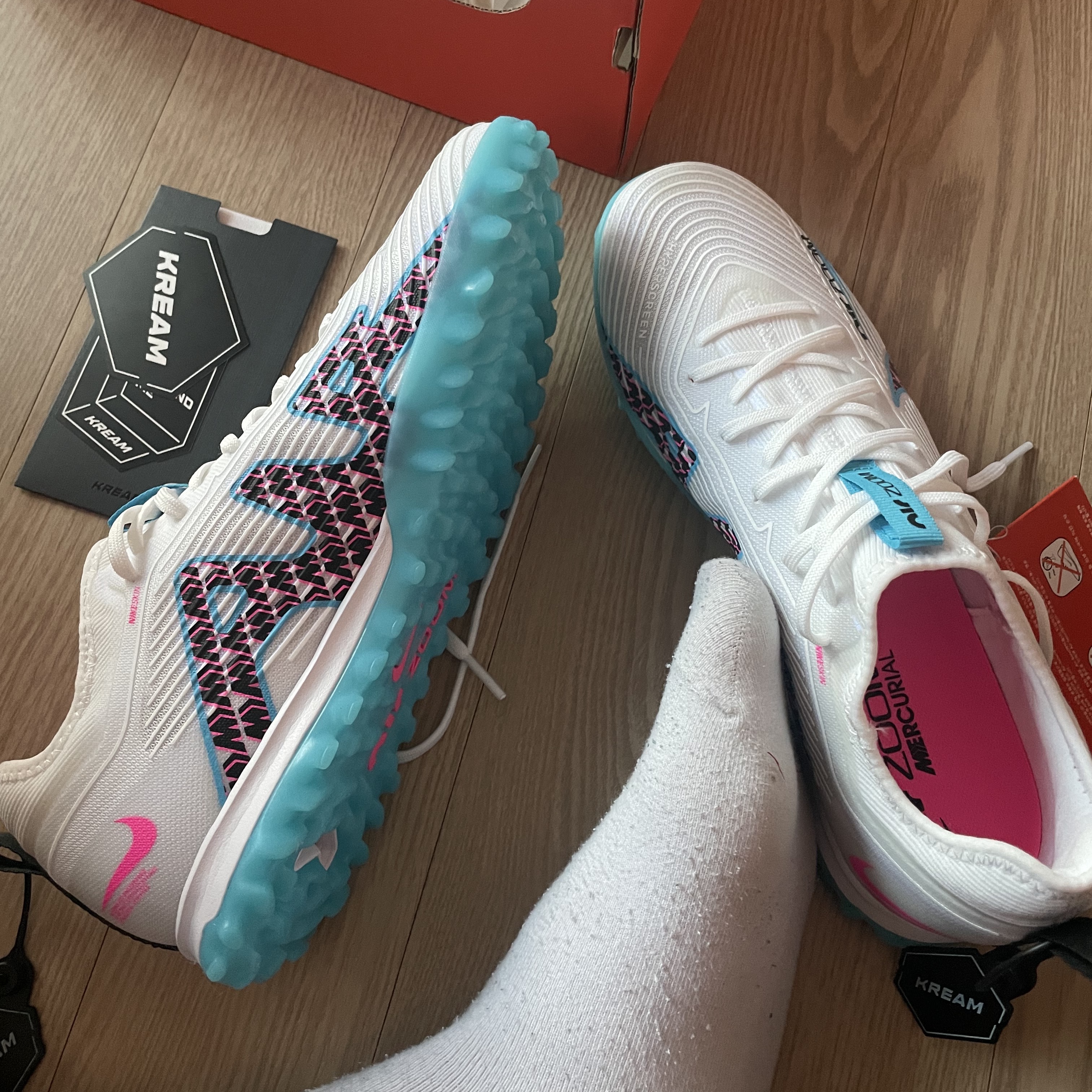 Nike Zoom Mercurial Vapor 15 Pro TF White Baltic Blue 착용 스타일 - 4