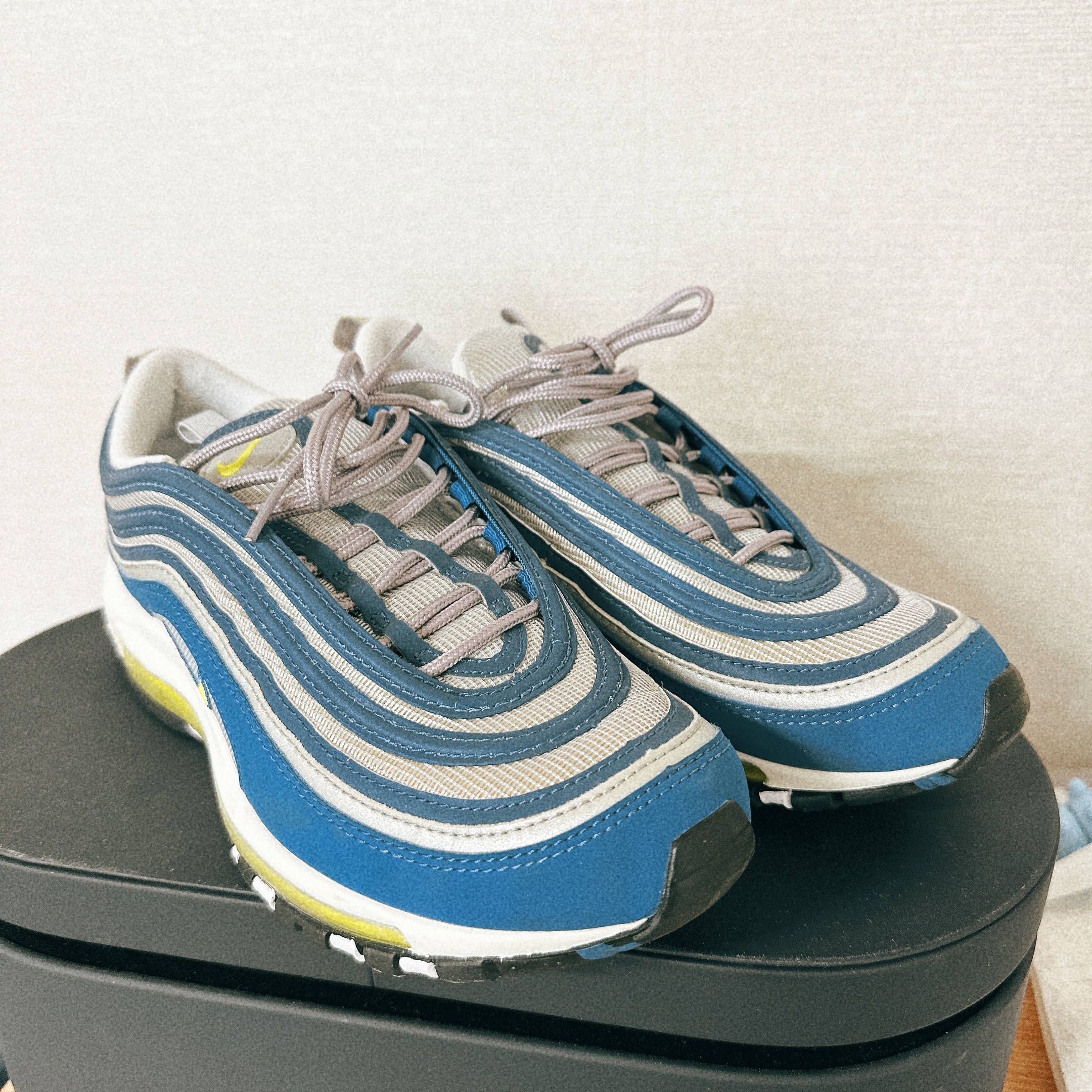 Nike Air Max 97 OG Royal Neon 착용 스타일 - 3