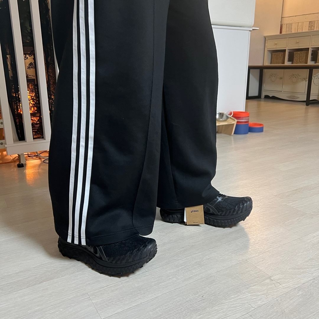 Asics Trabuco Max Black 착용 스타일
