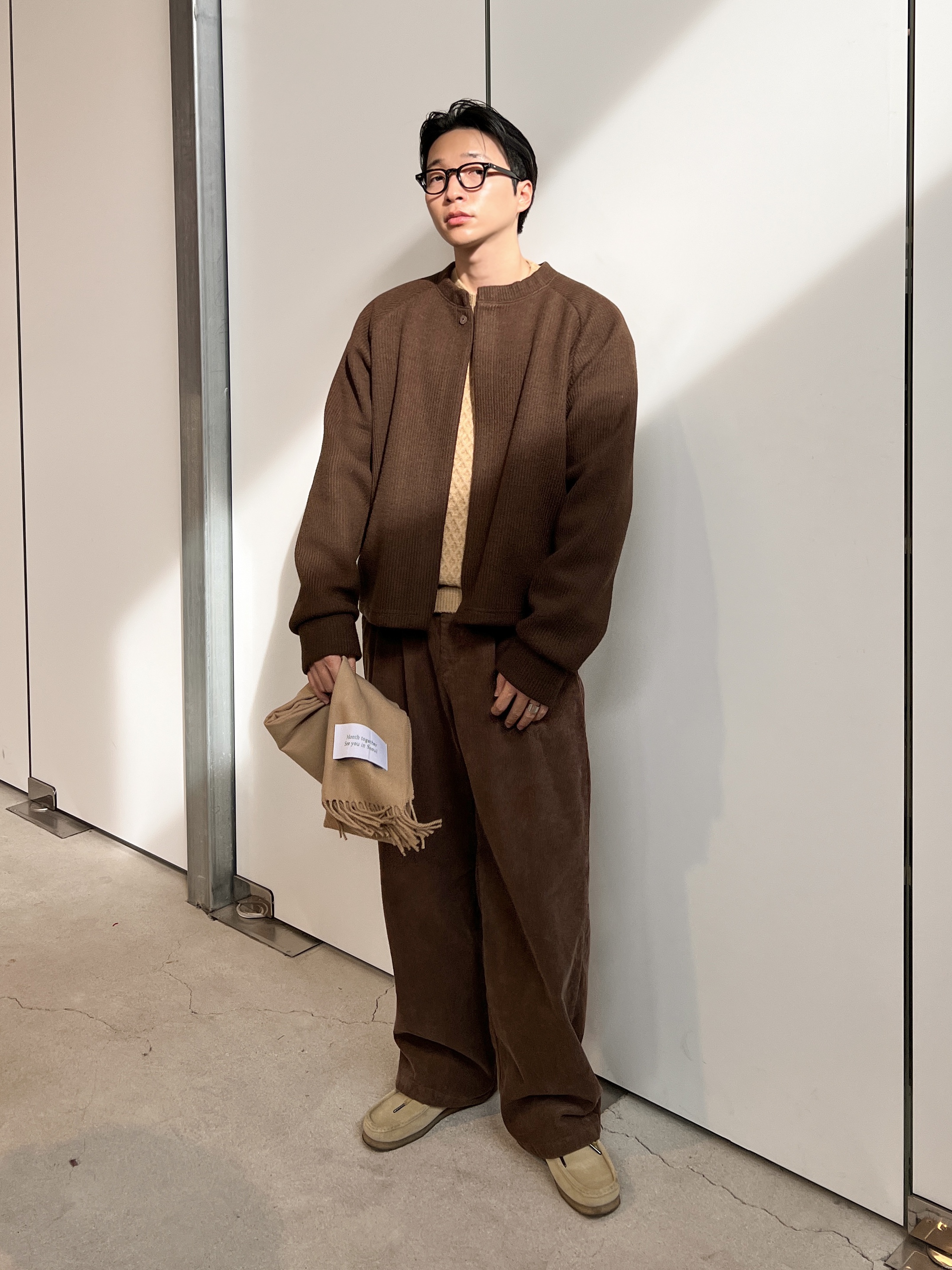 Clarks Wallabee Maple Suede 착용 스타일 - 1