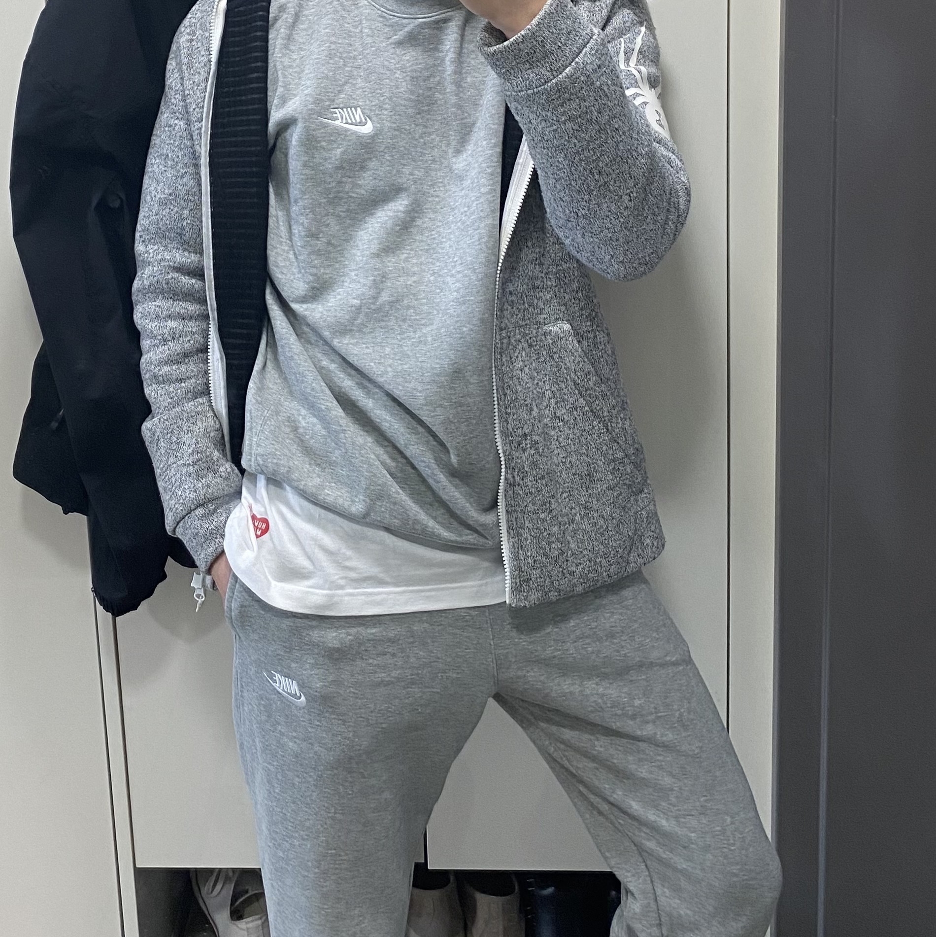 Nike NSW Club Jogger Dark Grey Heather - Asia, Nike NSW Club French Terry Crew Sweatshirt Dark Grey Heather - Asia 착용 스타일
