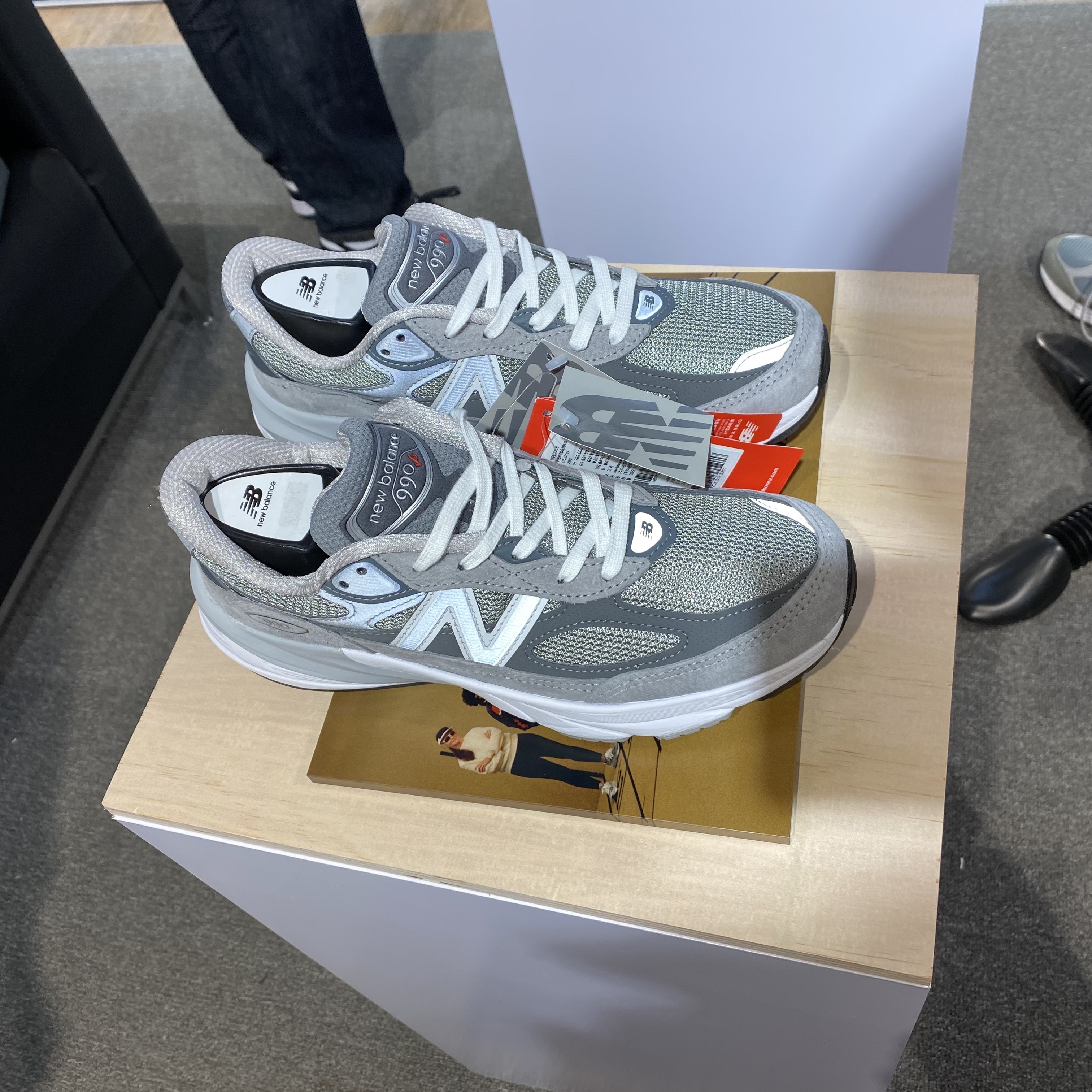 New Balance 990v6 Made in USA Grey - D Standard 착용 스타일