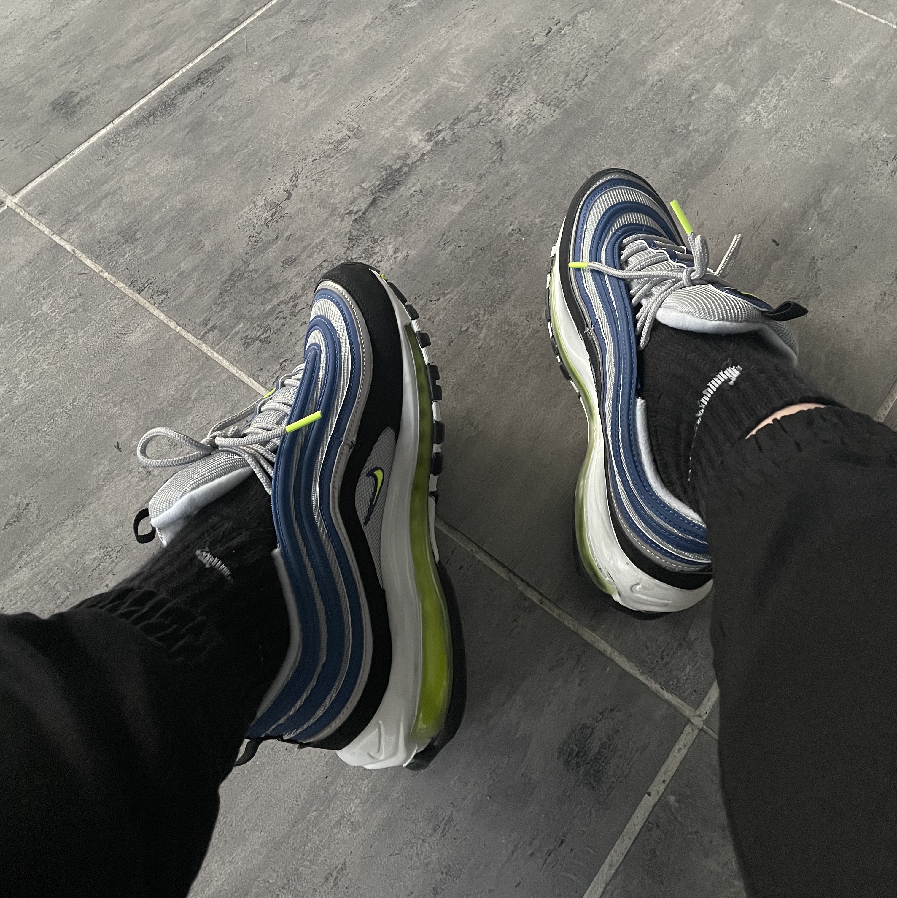 Nike Air Max 97 OG Atlantic Blue and Voltage Yellow 착용 스타일