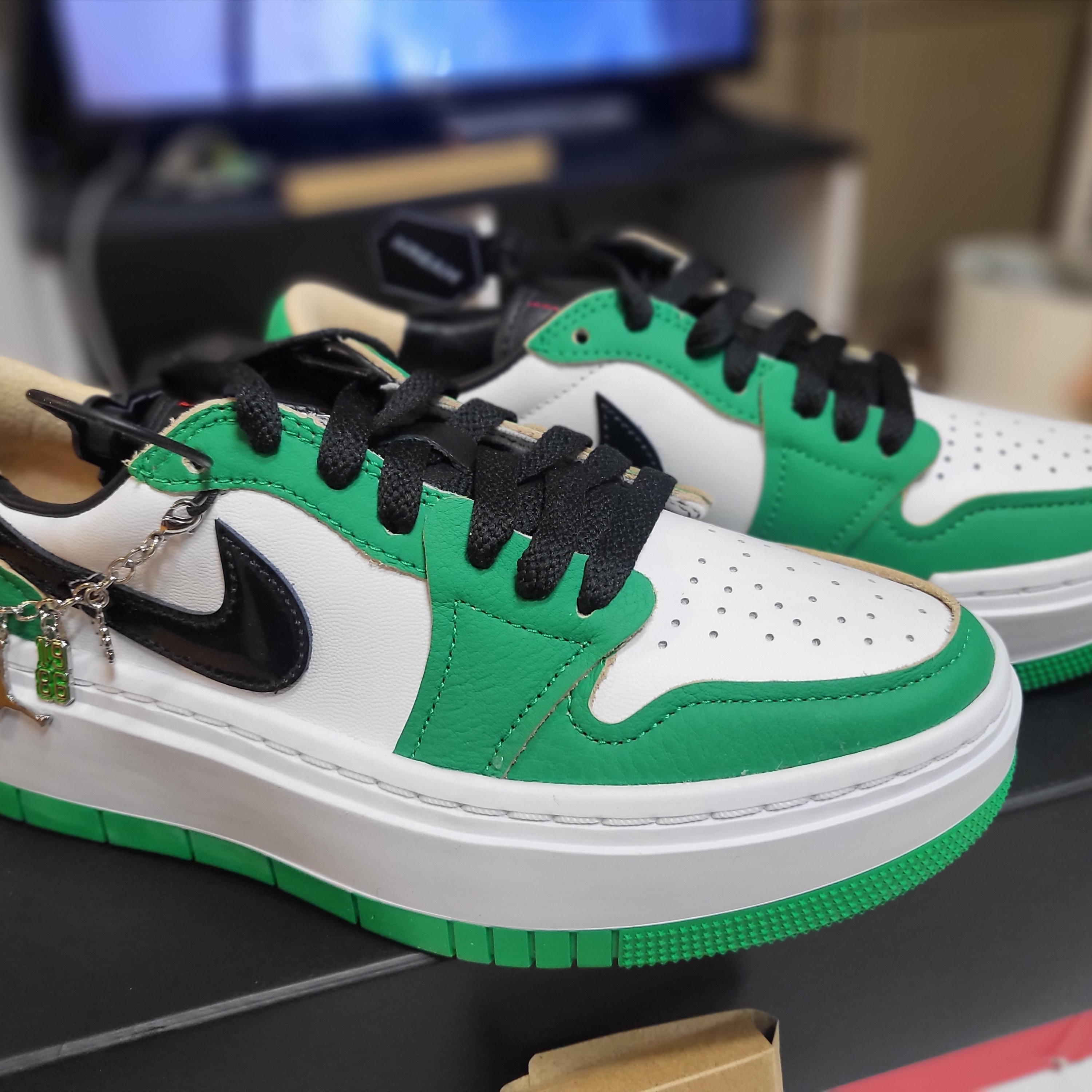 (W) Jordan 1 Elevate Low SE Lucky Green 착용 스타일
