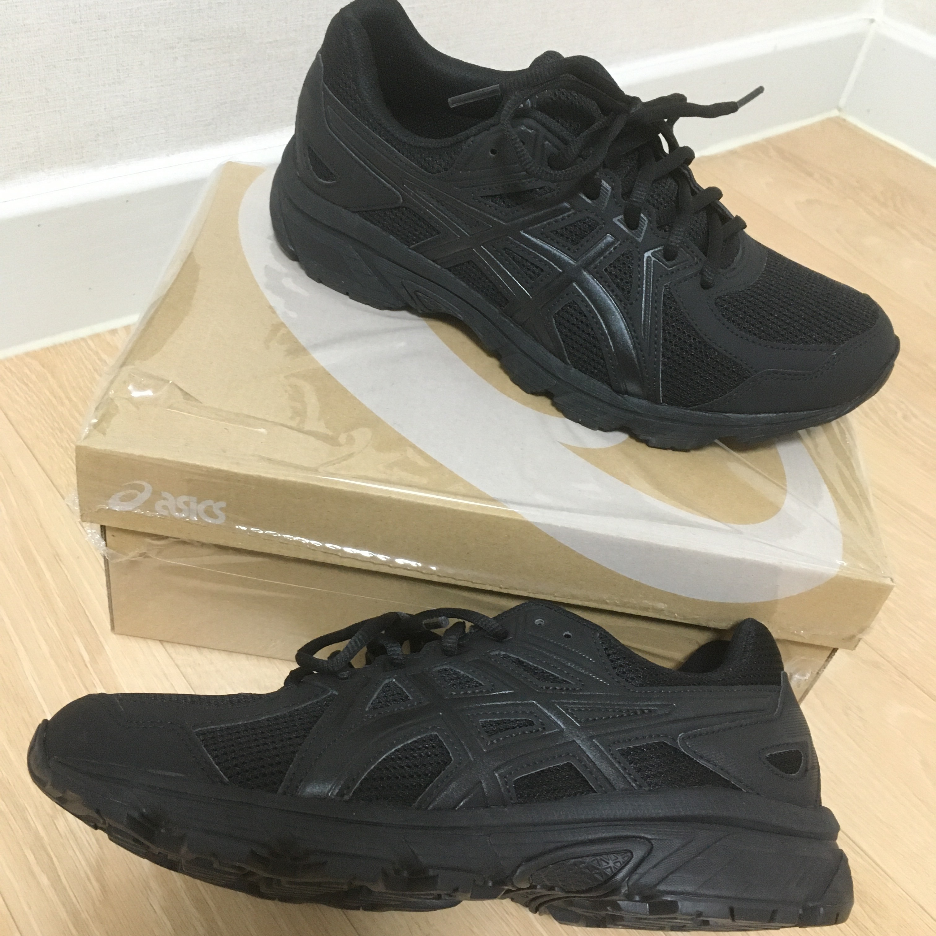 Asics Jog 100 T Black - 4E Extra Wide 착용 스타일 - 1