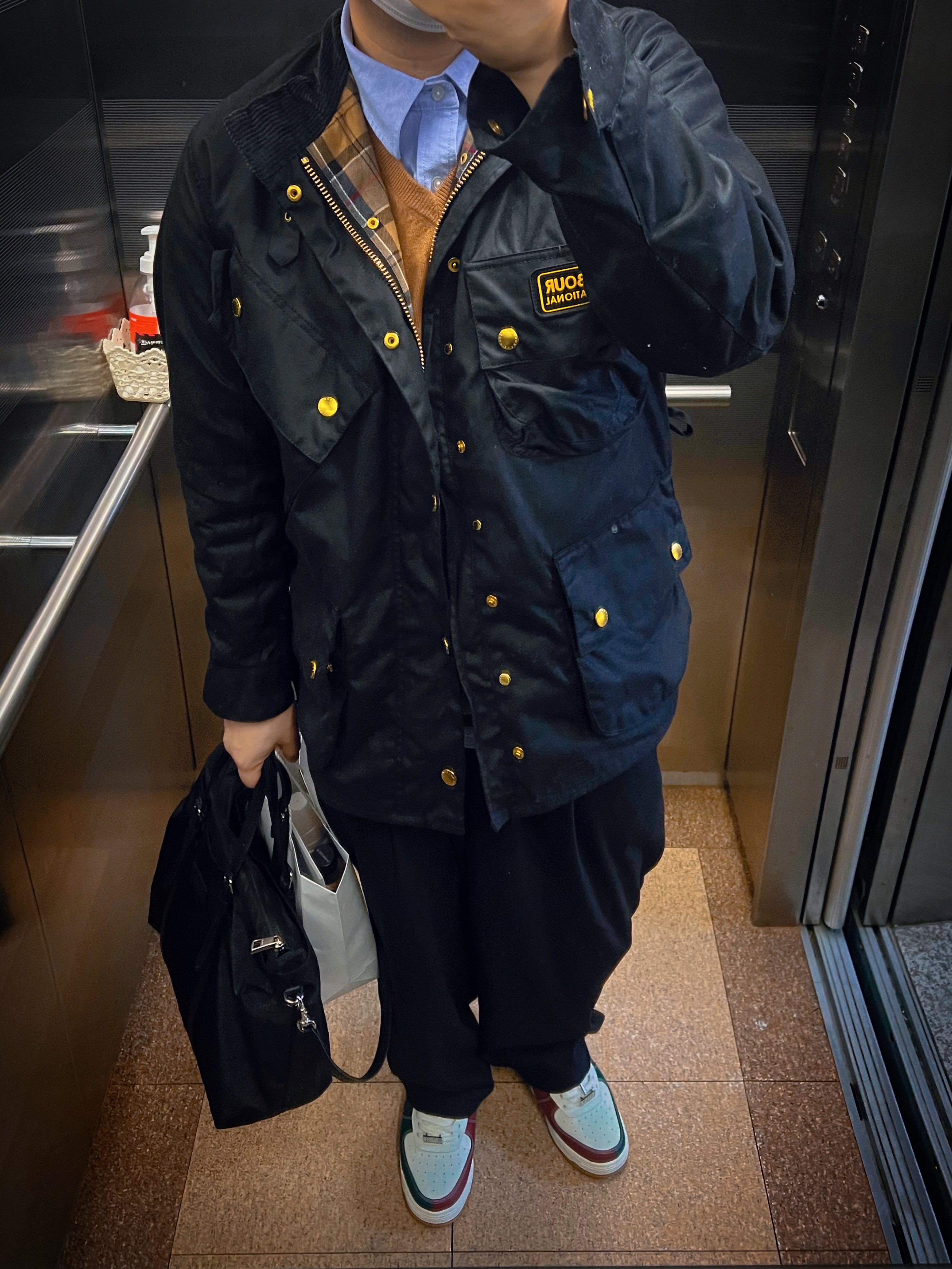 Barbour International Original Wax Jacket Black, BAPE x END. Bape Sta Low M1 Bowling Green Red 착용 스타일 - 2