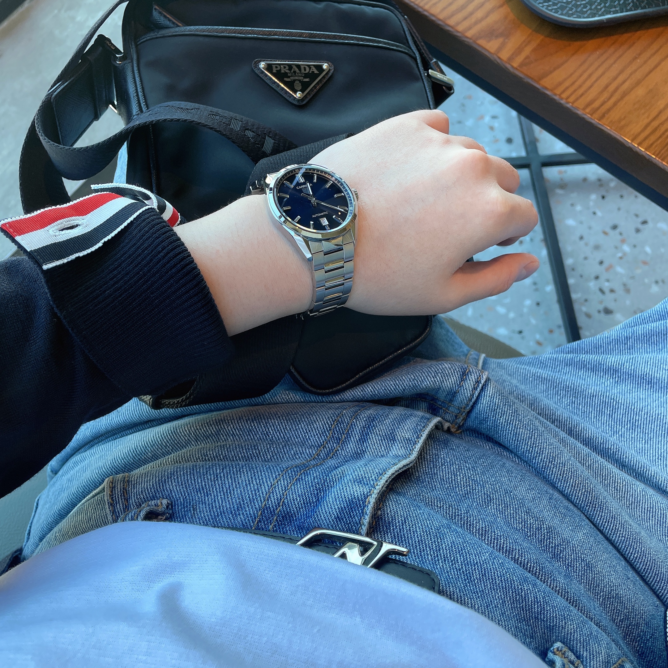 Prada Re-Nylon and Saffiano Leather Shoulder Bag Black 착용 스타일